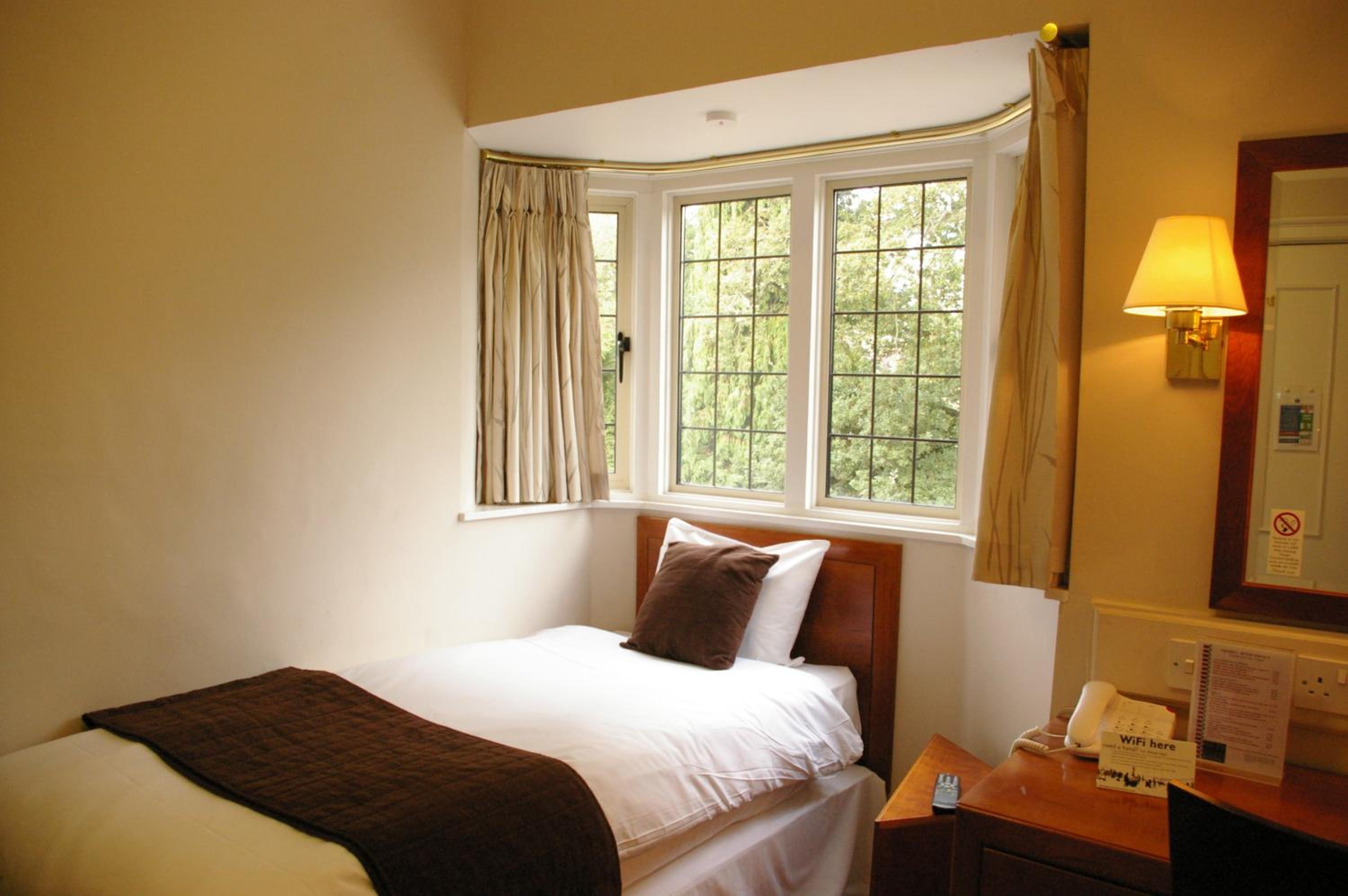 Farnham Vacations - Farnham House Hotel - Property Image 4
