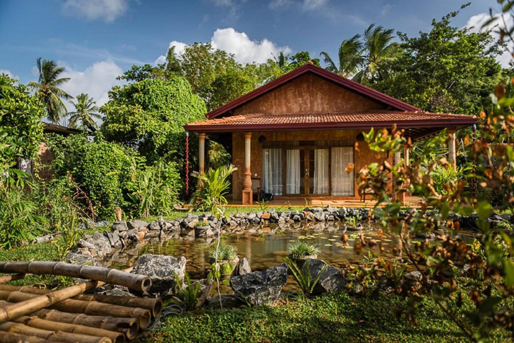 D Canal House
