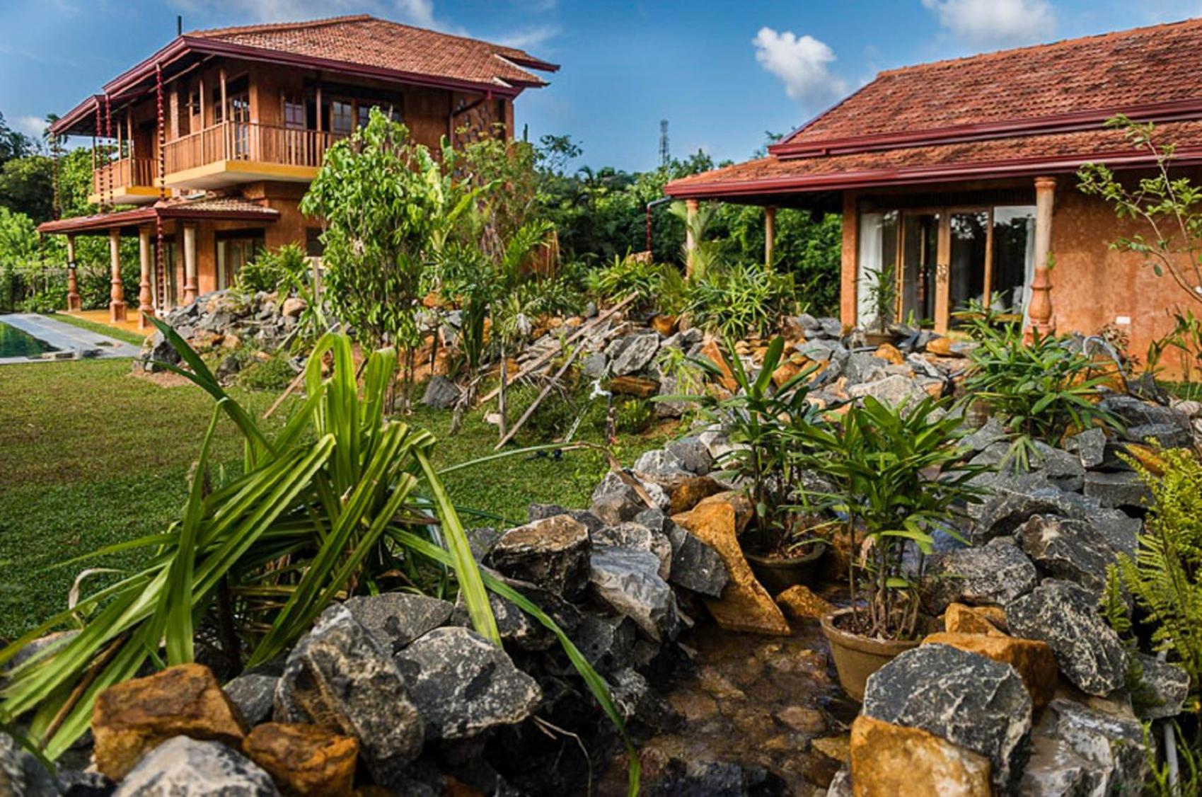 D Canal House