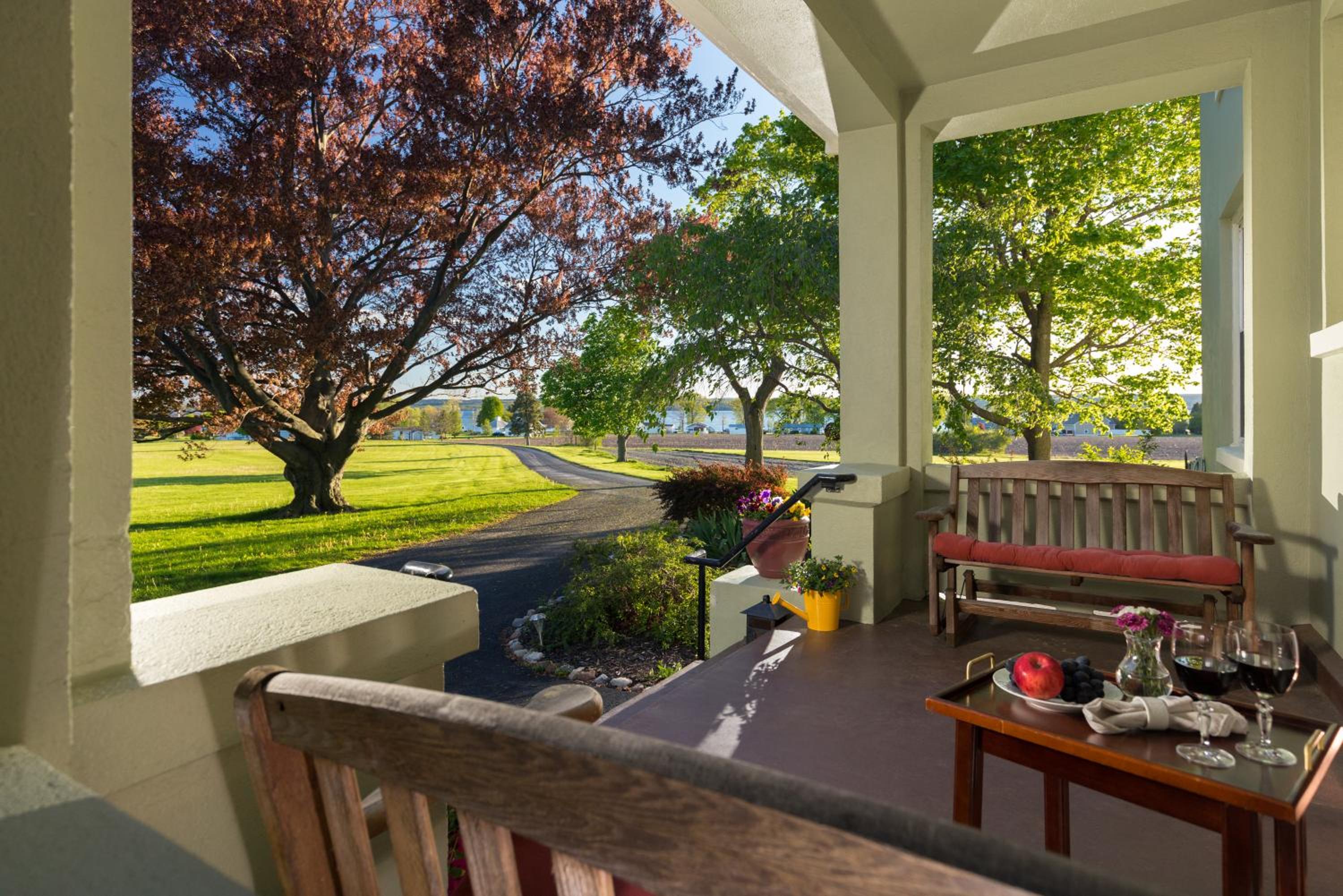 Yale Manor B&B & Yurt Glamping