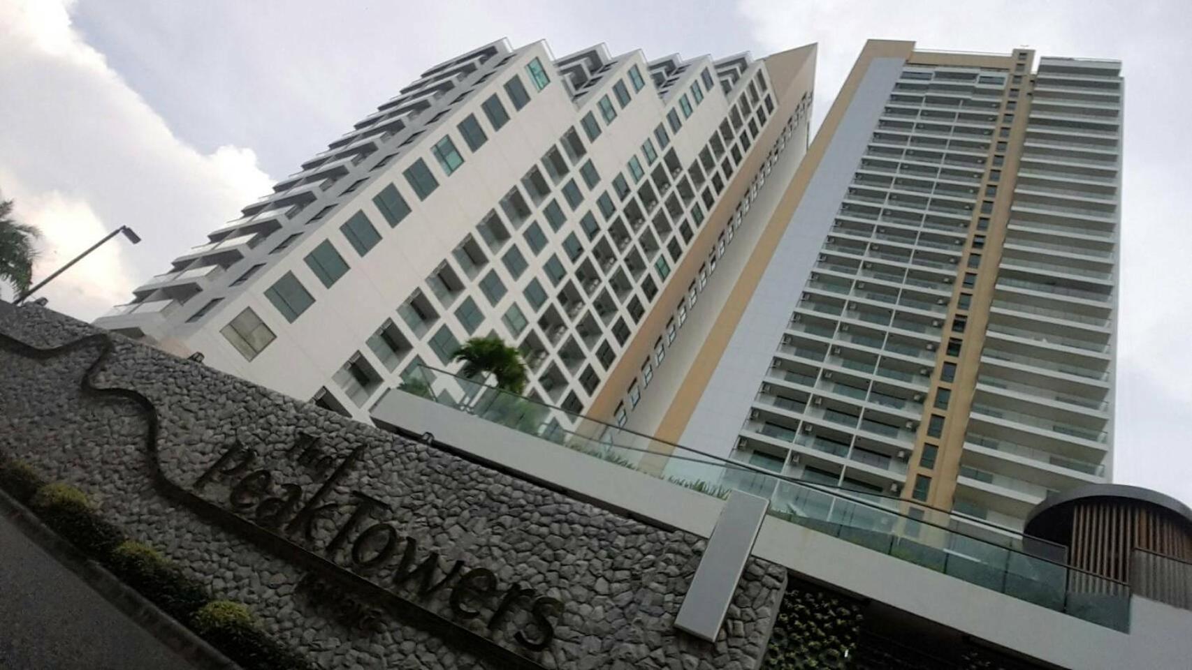 Hotel Peak Tower in Phatumnak (Seaview) - Image 1