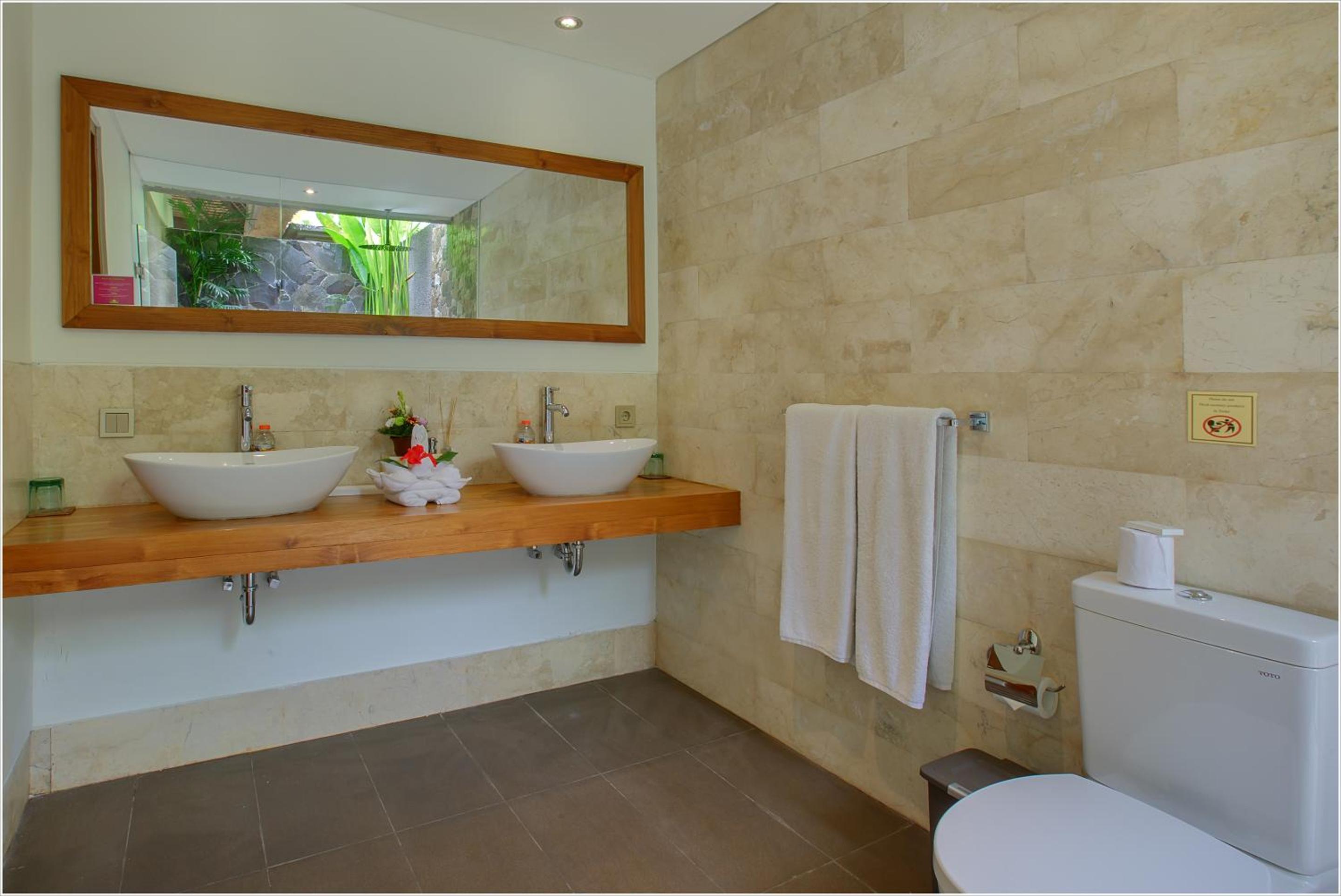 Anusara Luxury Villas