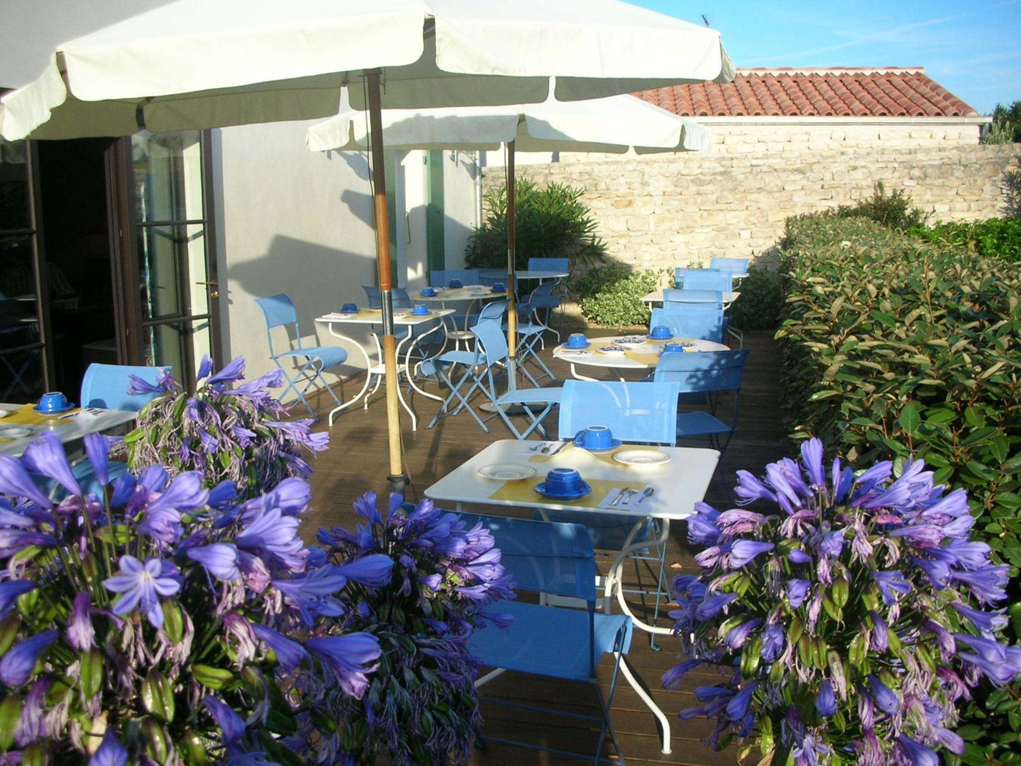 outdoor BBQ area