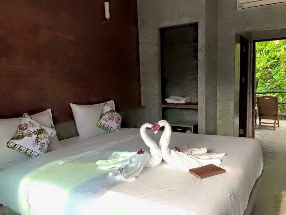 Ruean Thai Nai Bang by PANSAK Resort