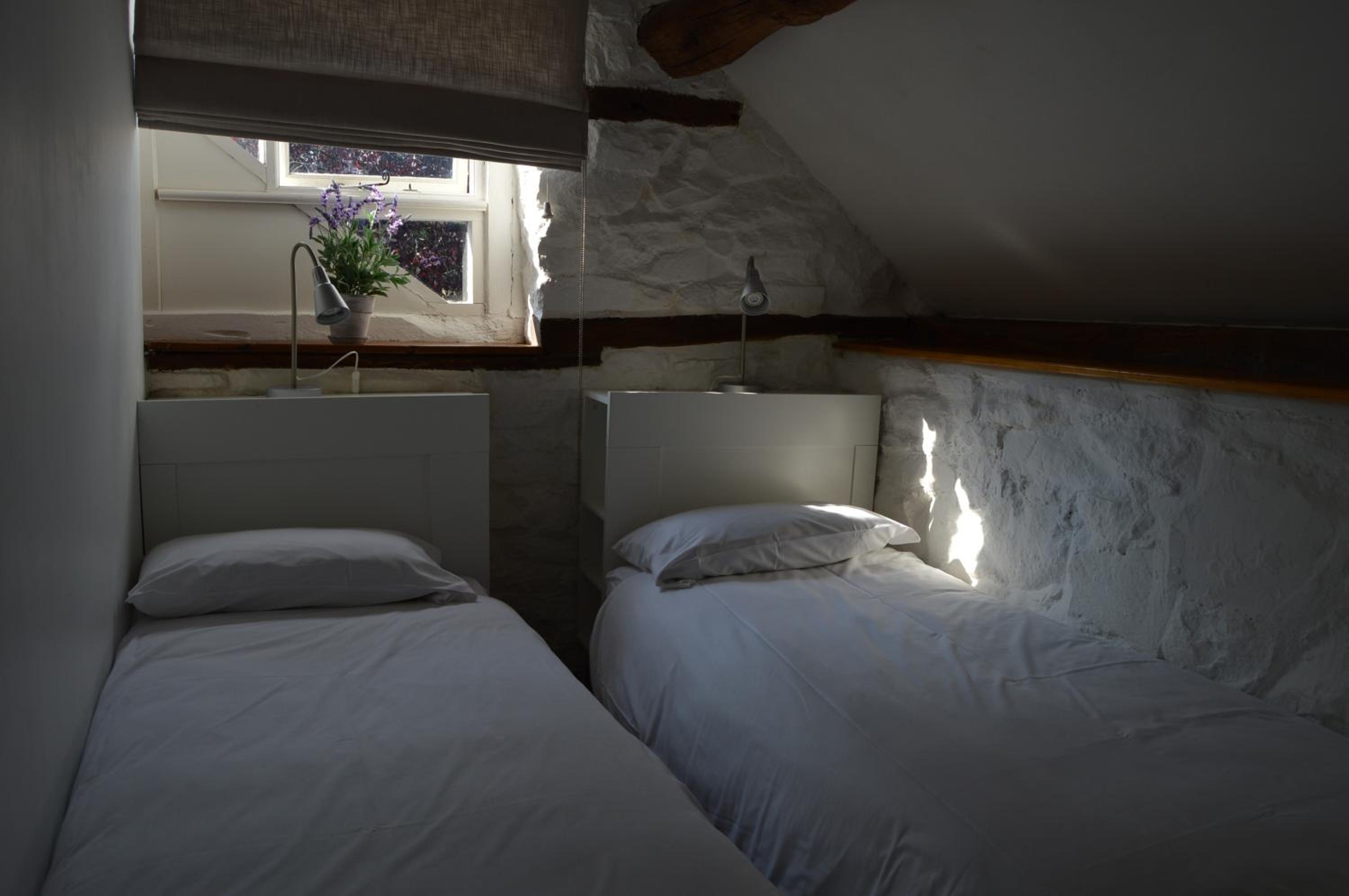 Whitewells Farm Cottages - 7 exceptionally well appointed pet friendly barn conversions set in 10 acres of gardens, fields and woodland suitable from 2 to 