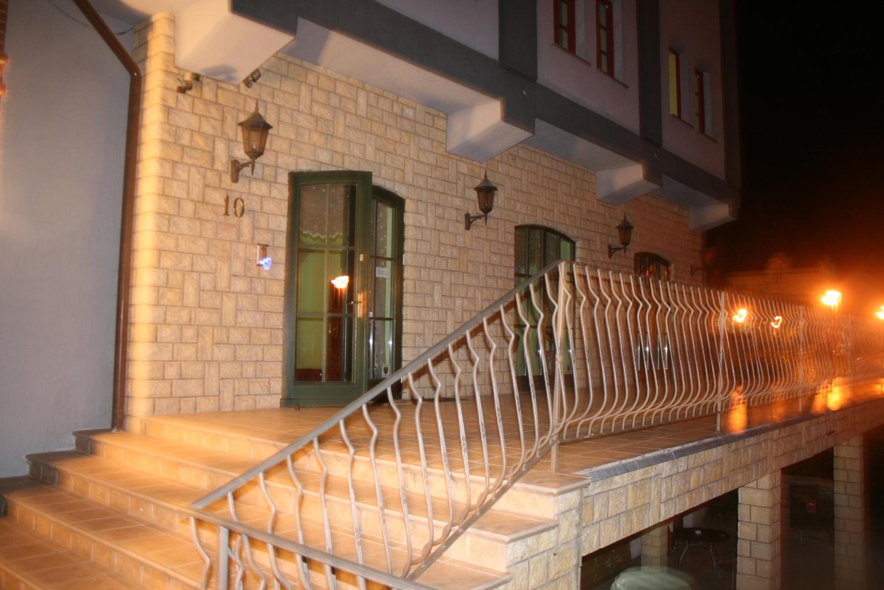 Photo 12