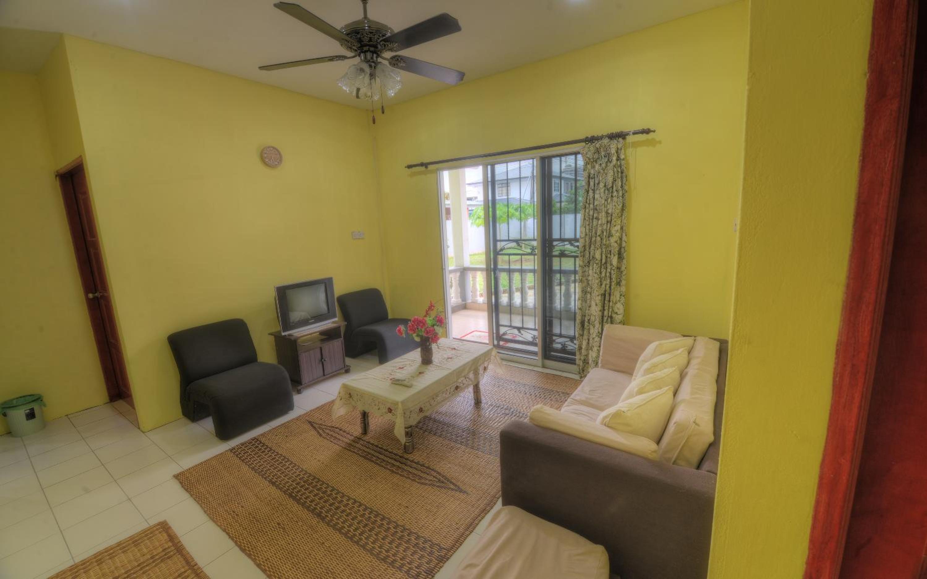 Budget Umi Homestay Kuching photo 4