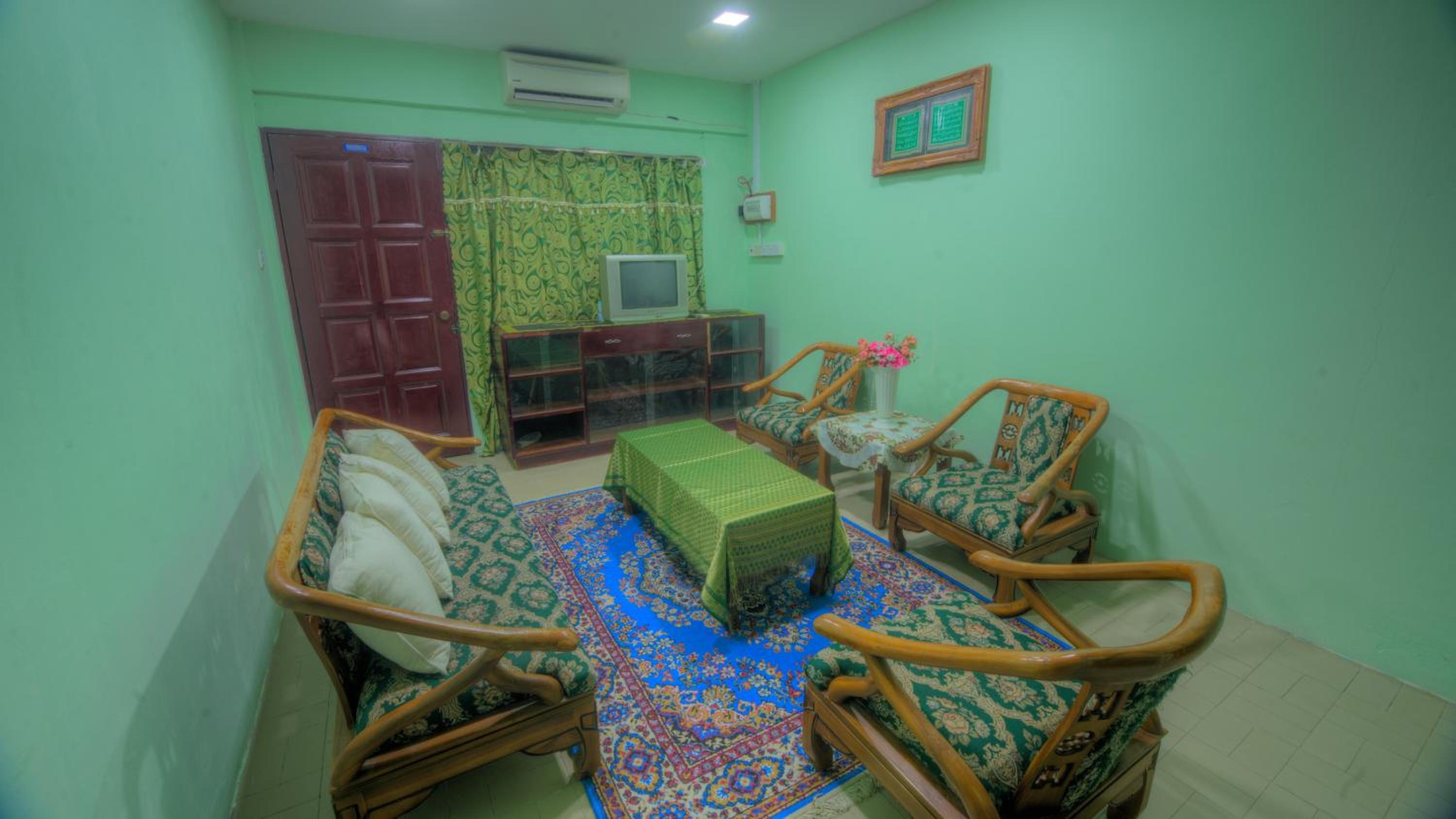Budget Umi Homestay Kuching photo 8