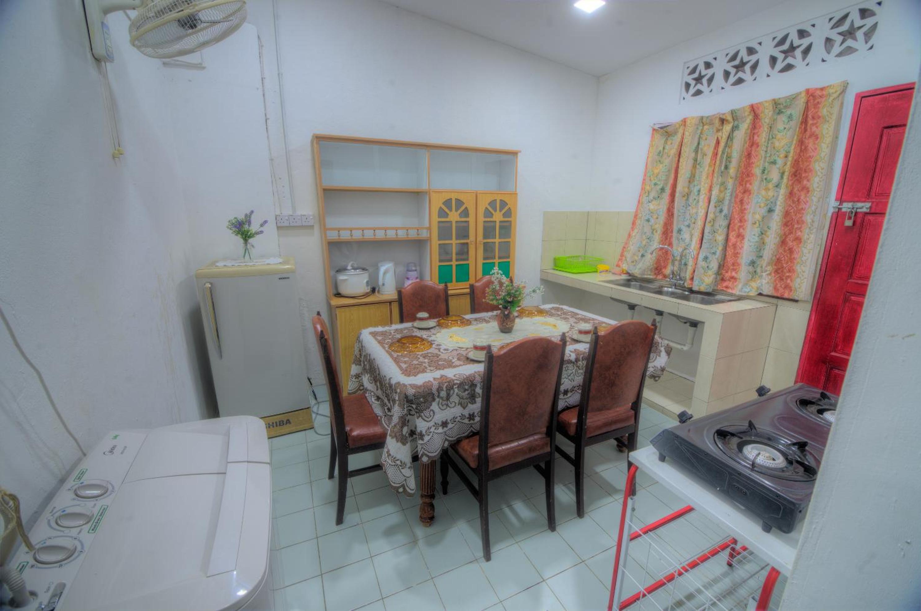 Budget Umi Homestay Kuching photo 5