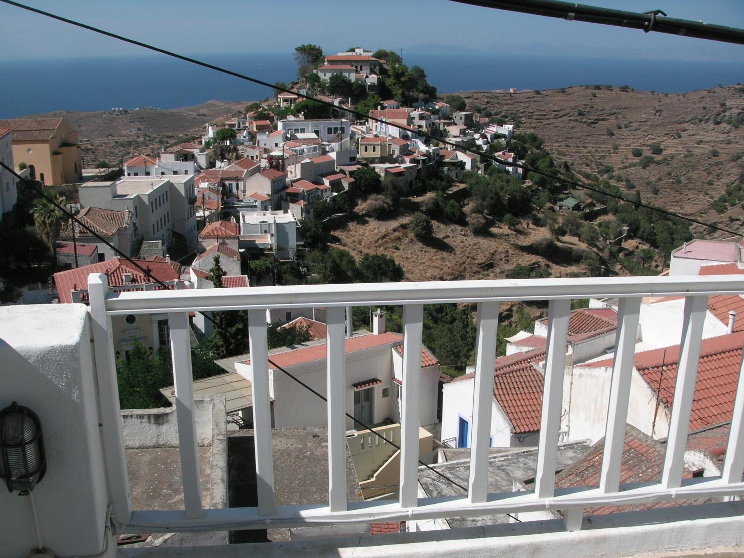 3-level doll house in Kea Ioulida/Chora, Cyclades view 3