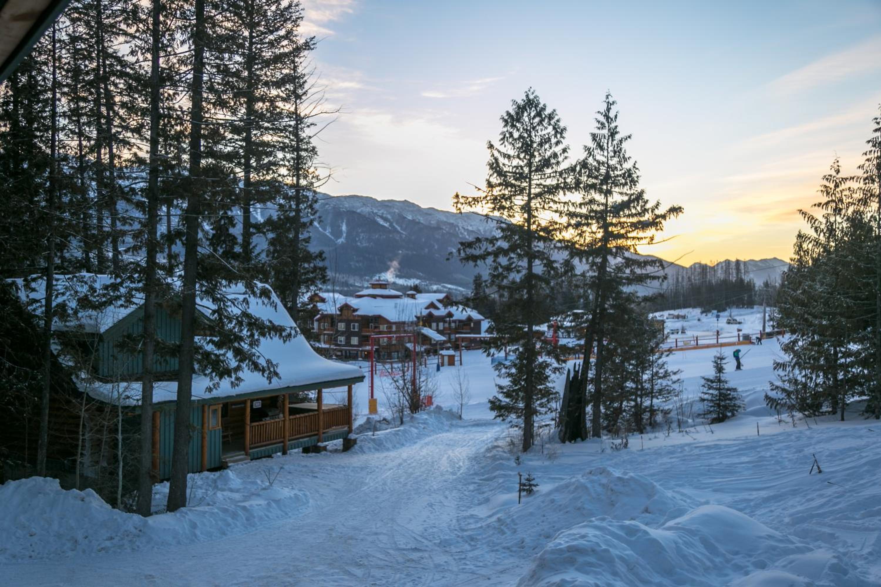 Snow Creek Cabins by Fernie Lodging Co