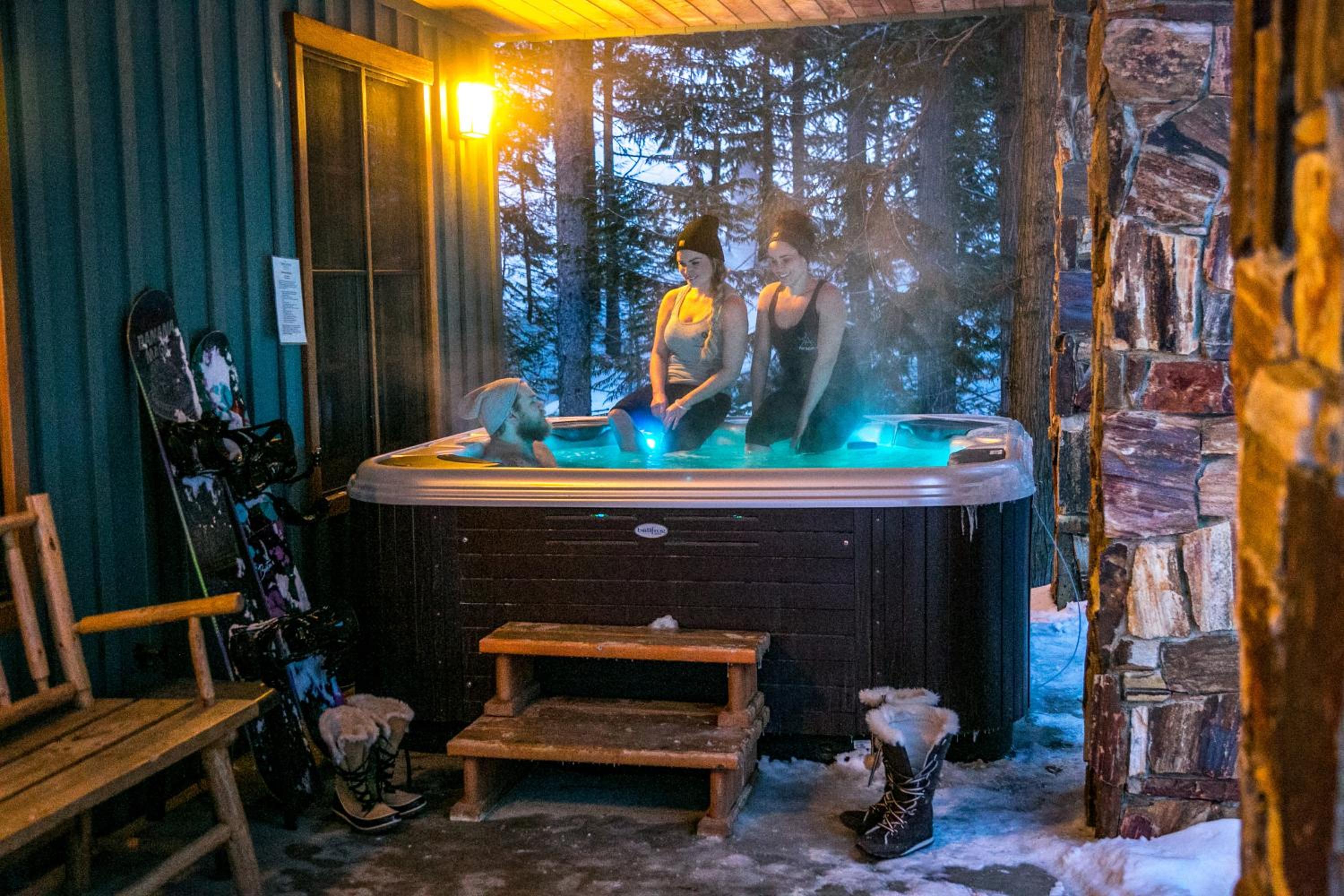Snow Creek Cabins by Fernie Lodging Co