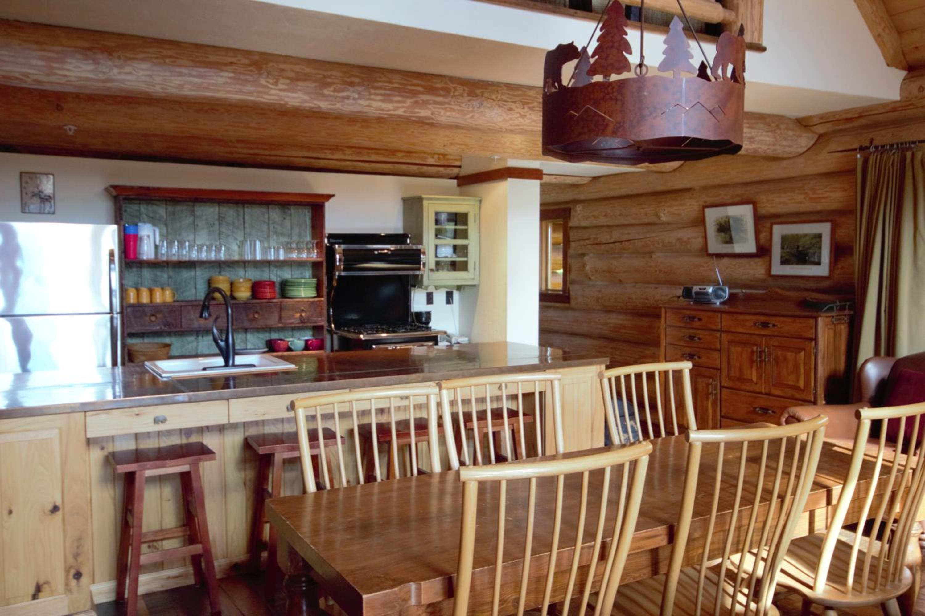 Snow Creek Cabins by Fernie Lodging Co