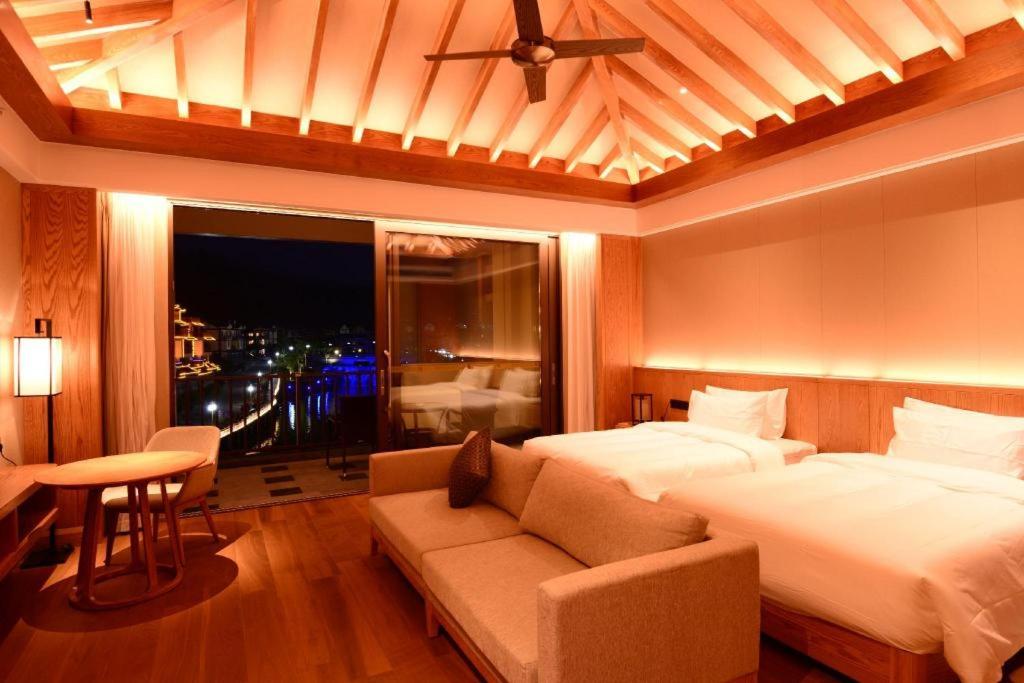 Yunnan Daweishan Jinjiang Resort Hotel