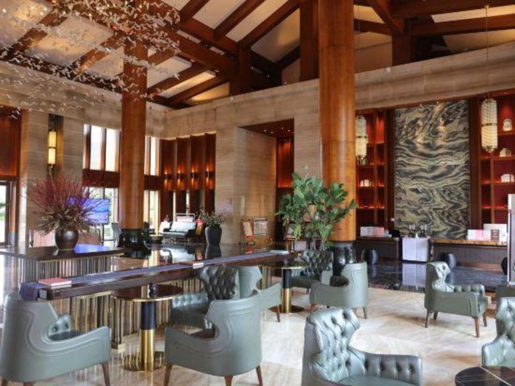 Yunnan Daweishan Jinjiang Resort Hotel