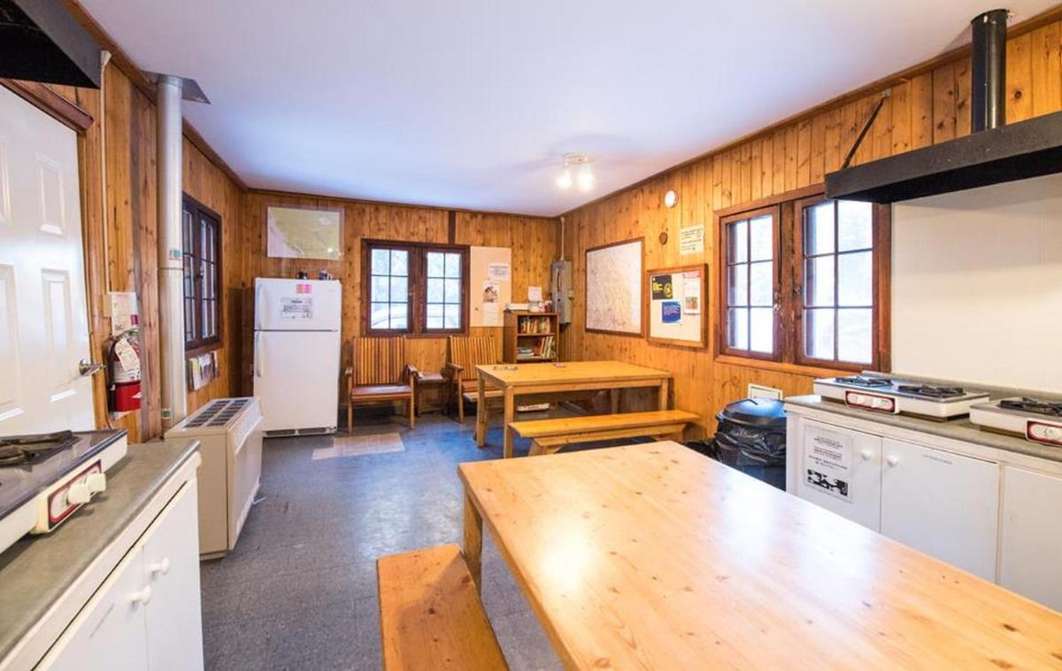 HI Maligne Canyon - Hostel