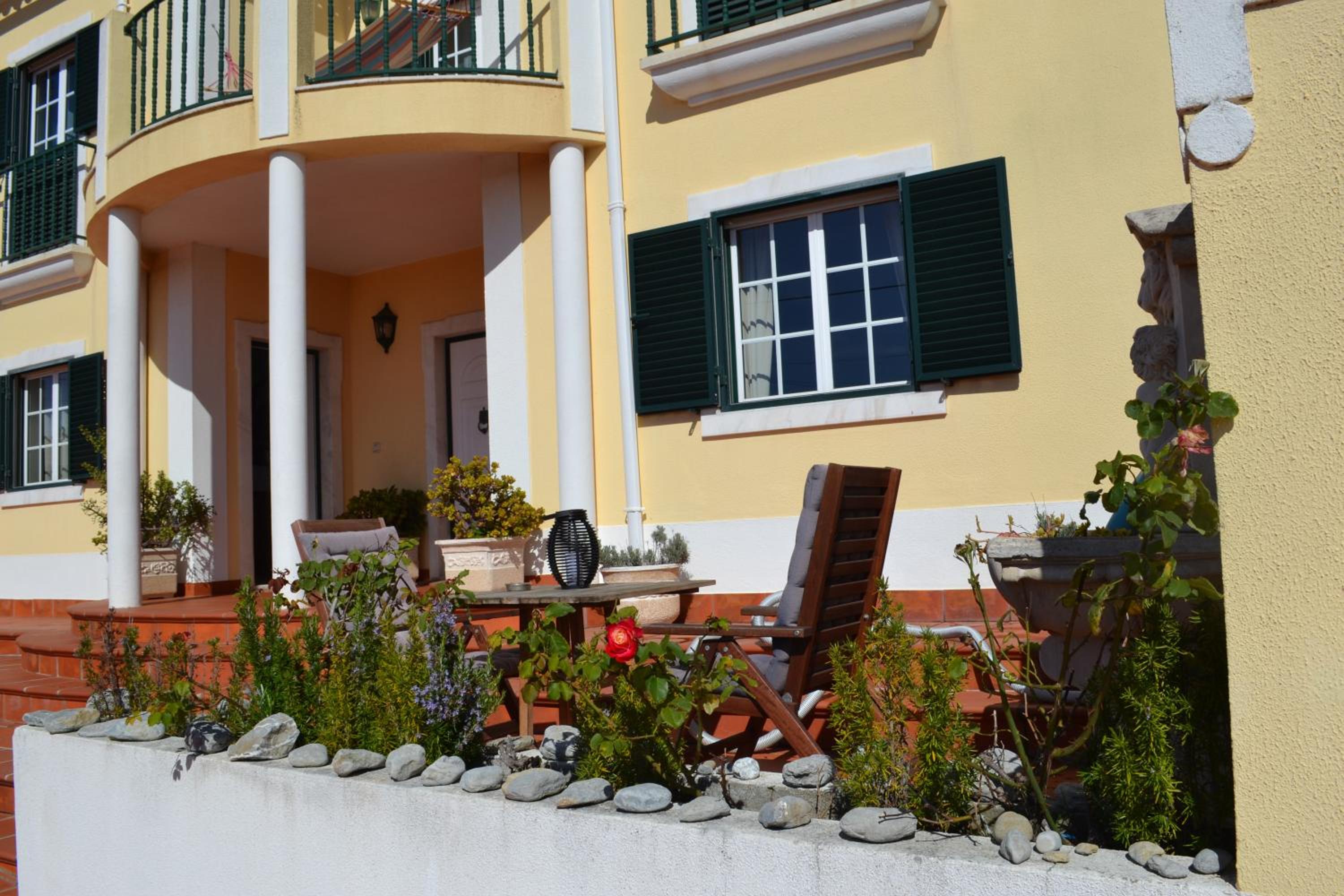Yellow House Ericeira