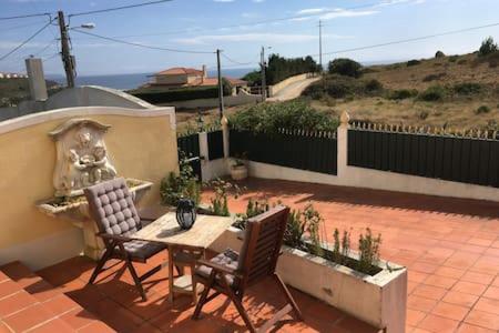 Yellow House Ericeira