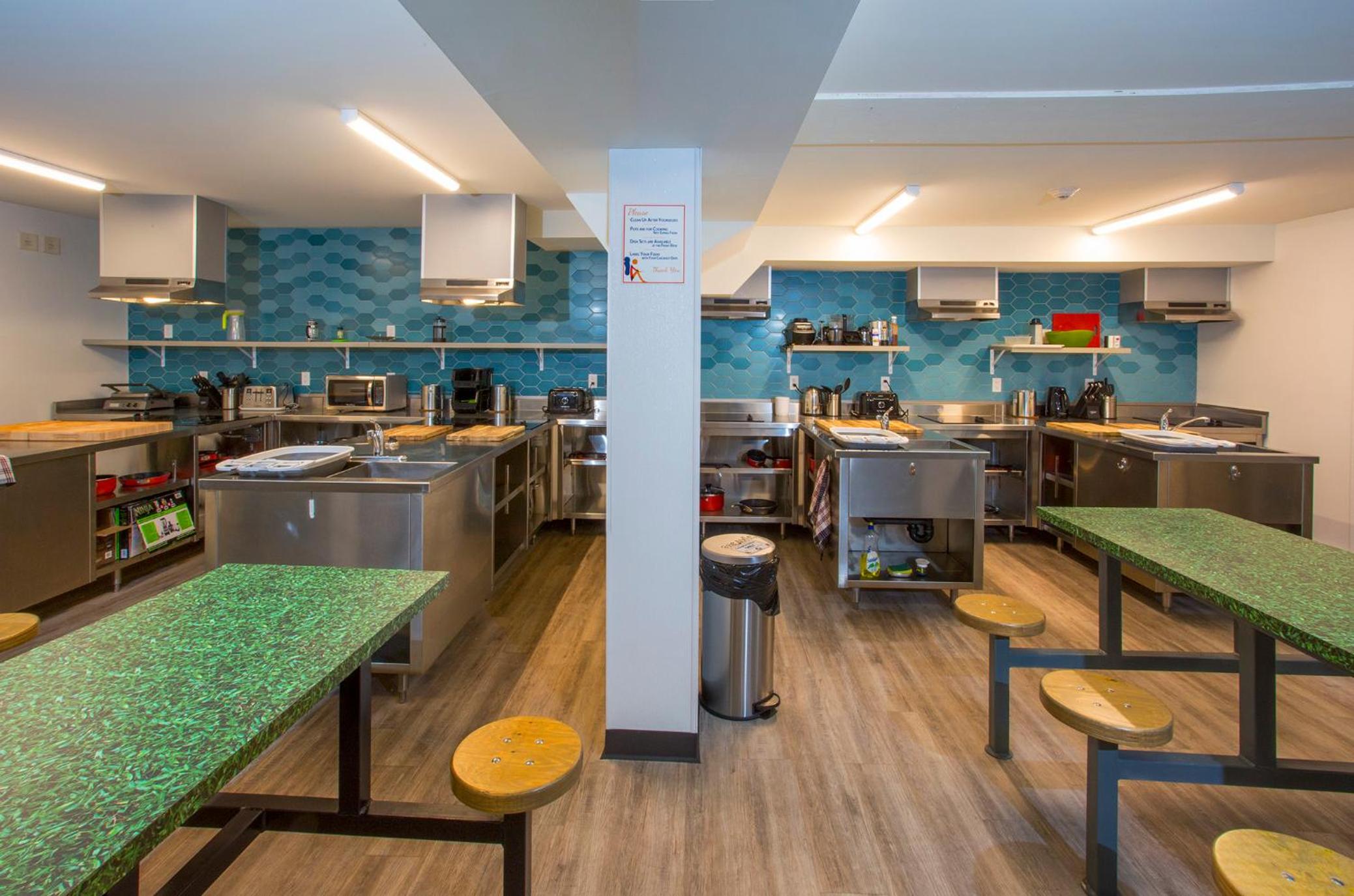 Jasper Vacations - Jasper Downtown Hostel - Property Image 10