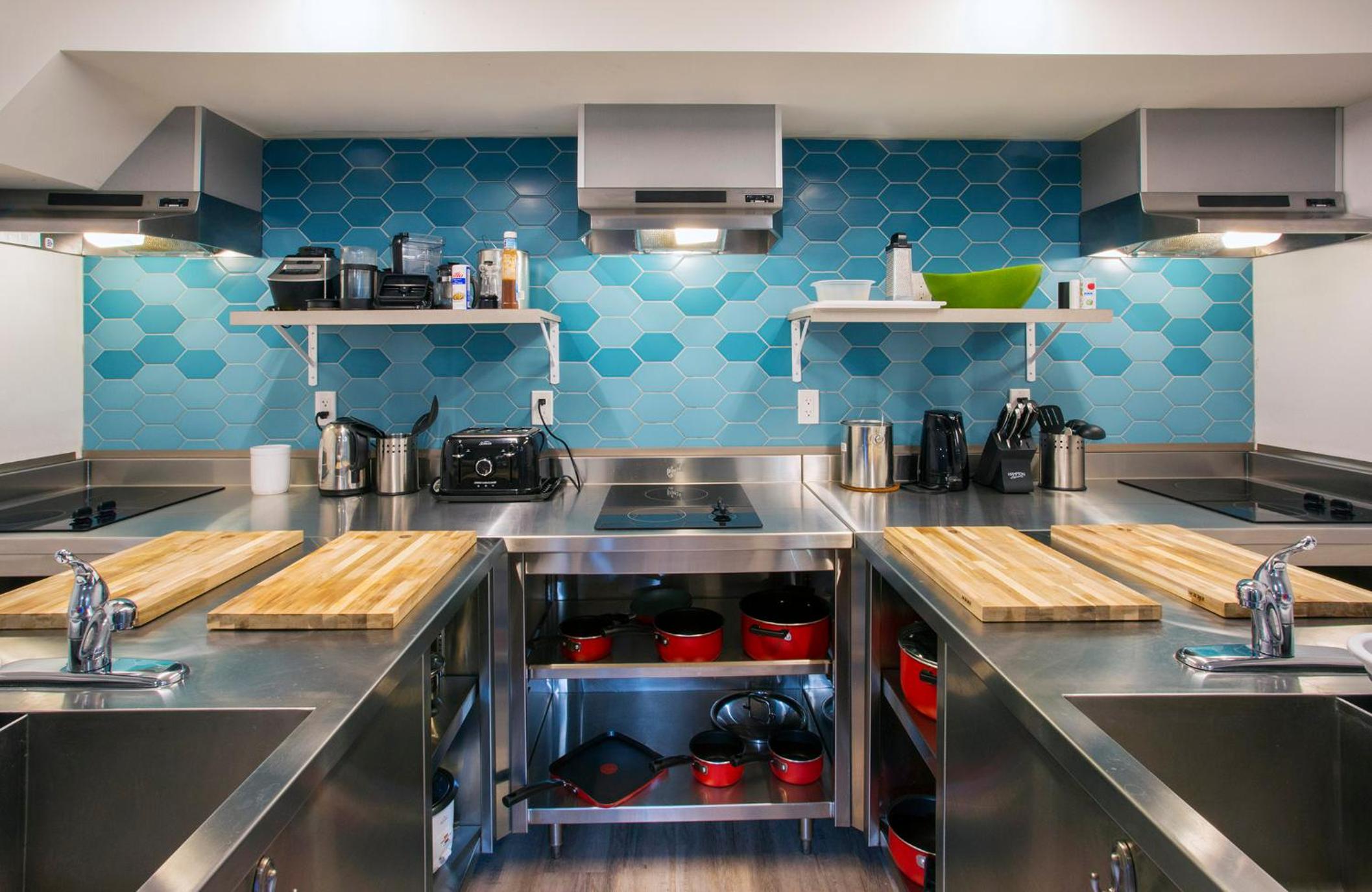 Jasper Vacations - Jasper Downtown Hostel - Property Image 12