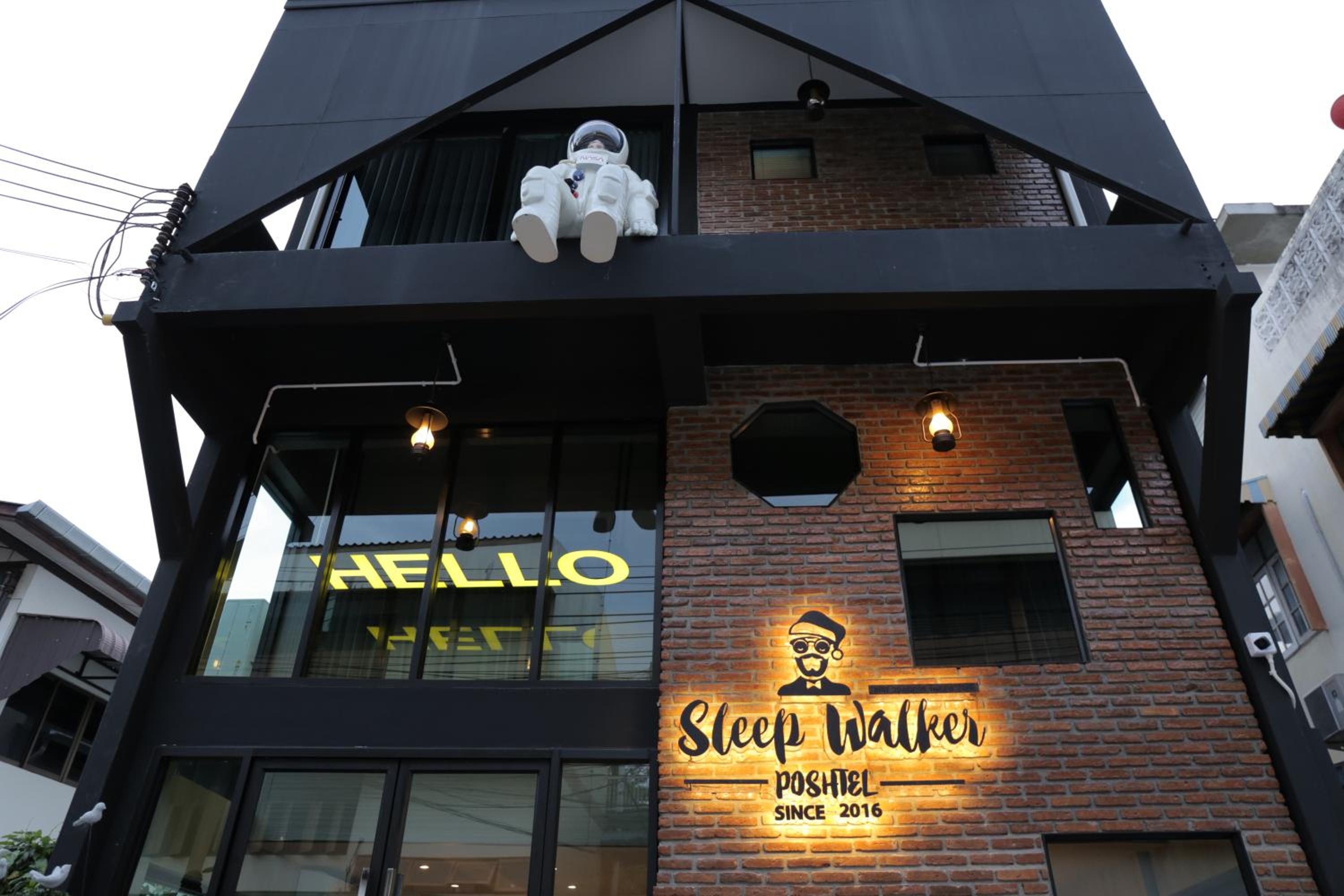 Sleep Walker Poshtel