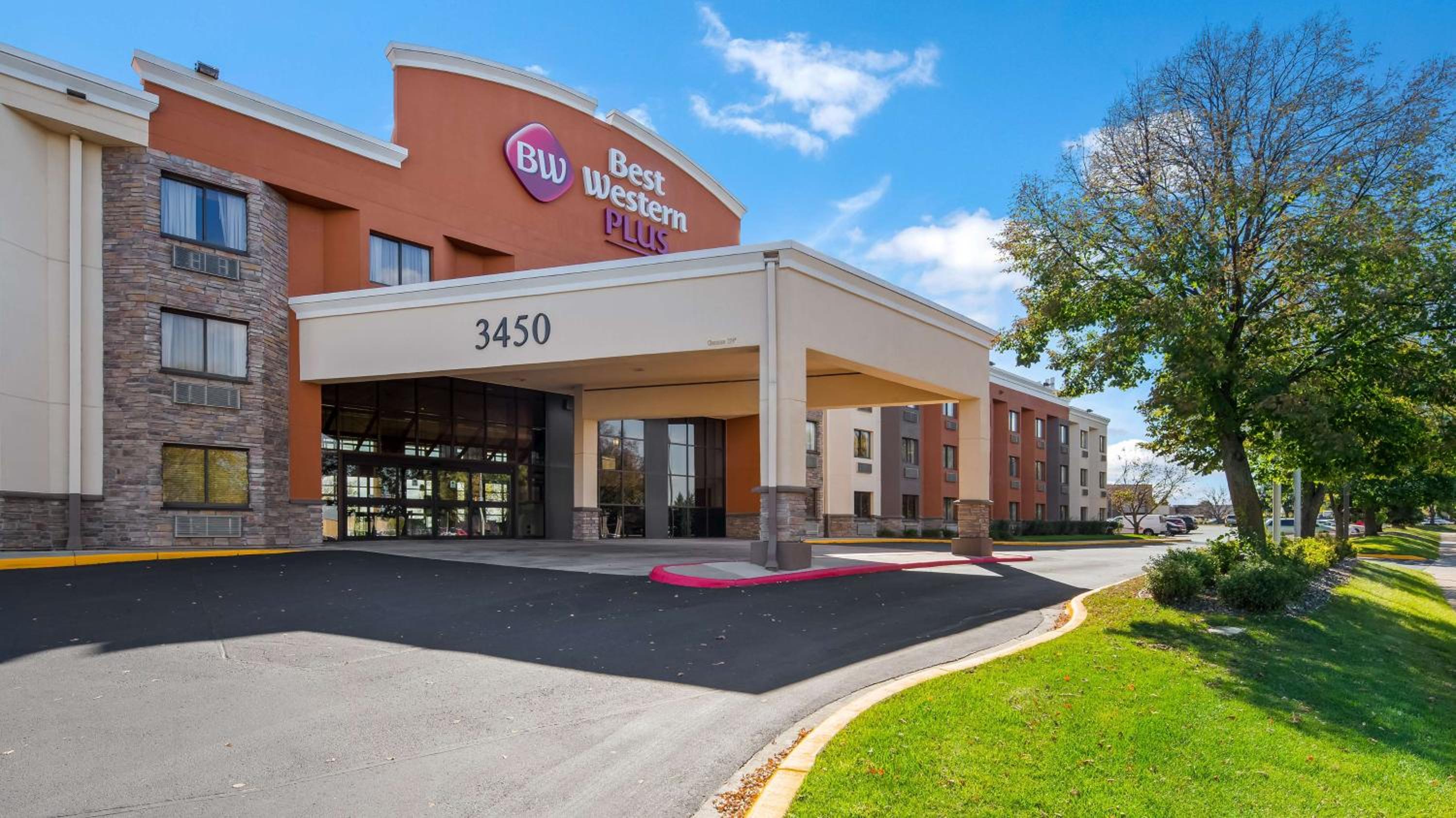 Hotel Best Western Plus Dakota Ridge - Image 1