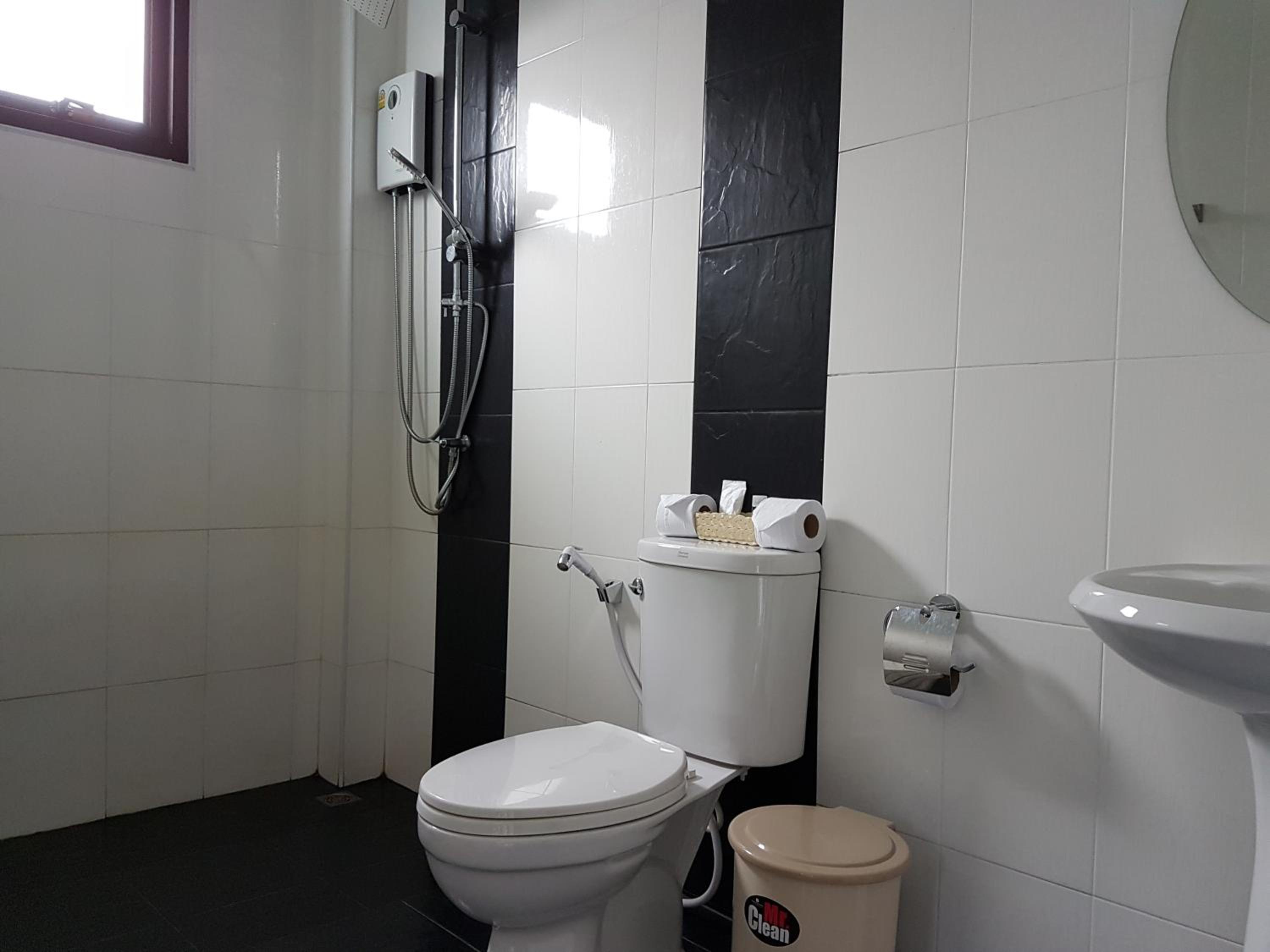 Phuket Sirinapha Resort