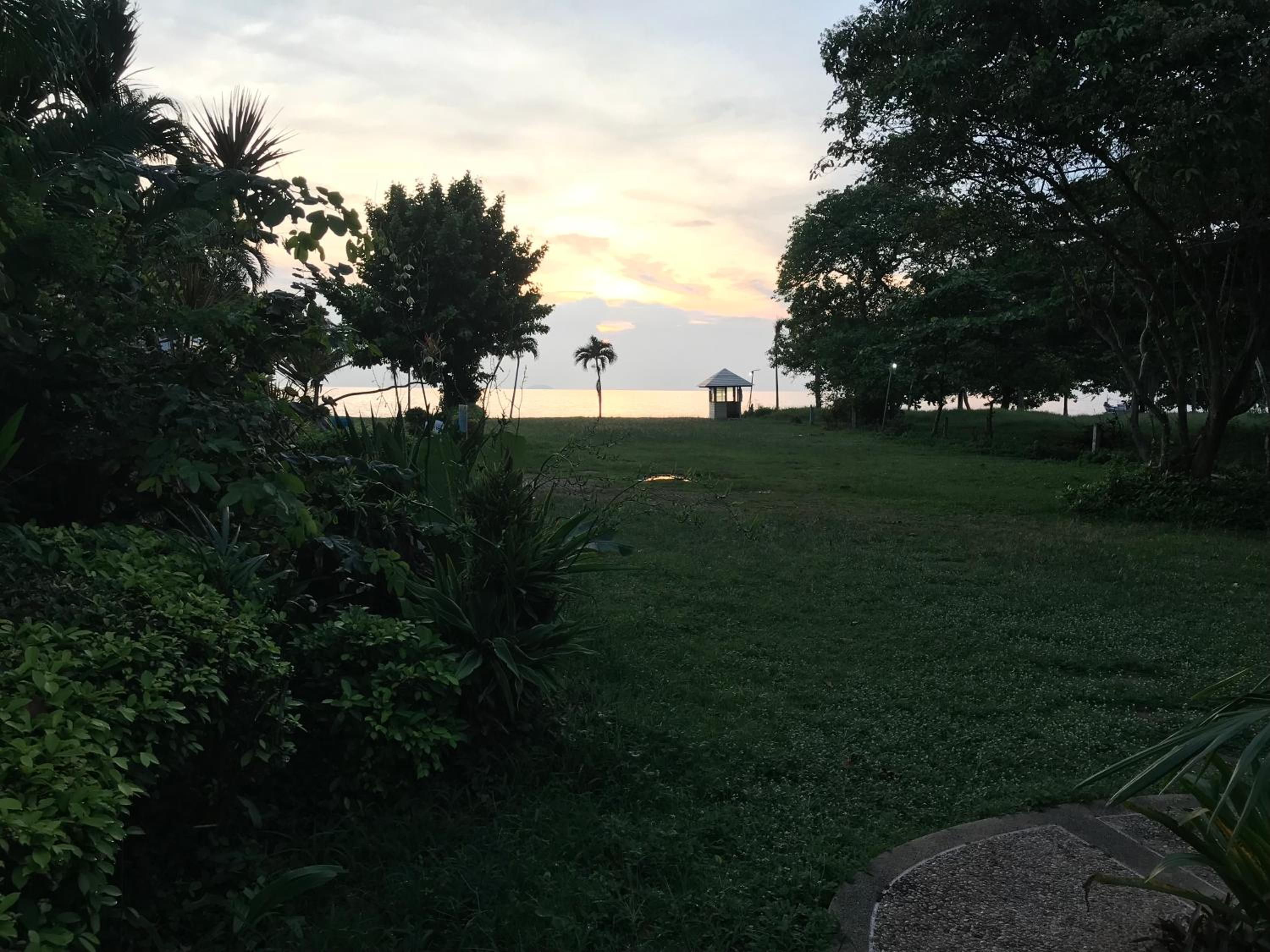 Baan Dhewaran Beachfront Villa