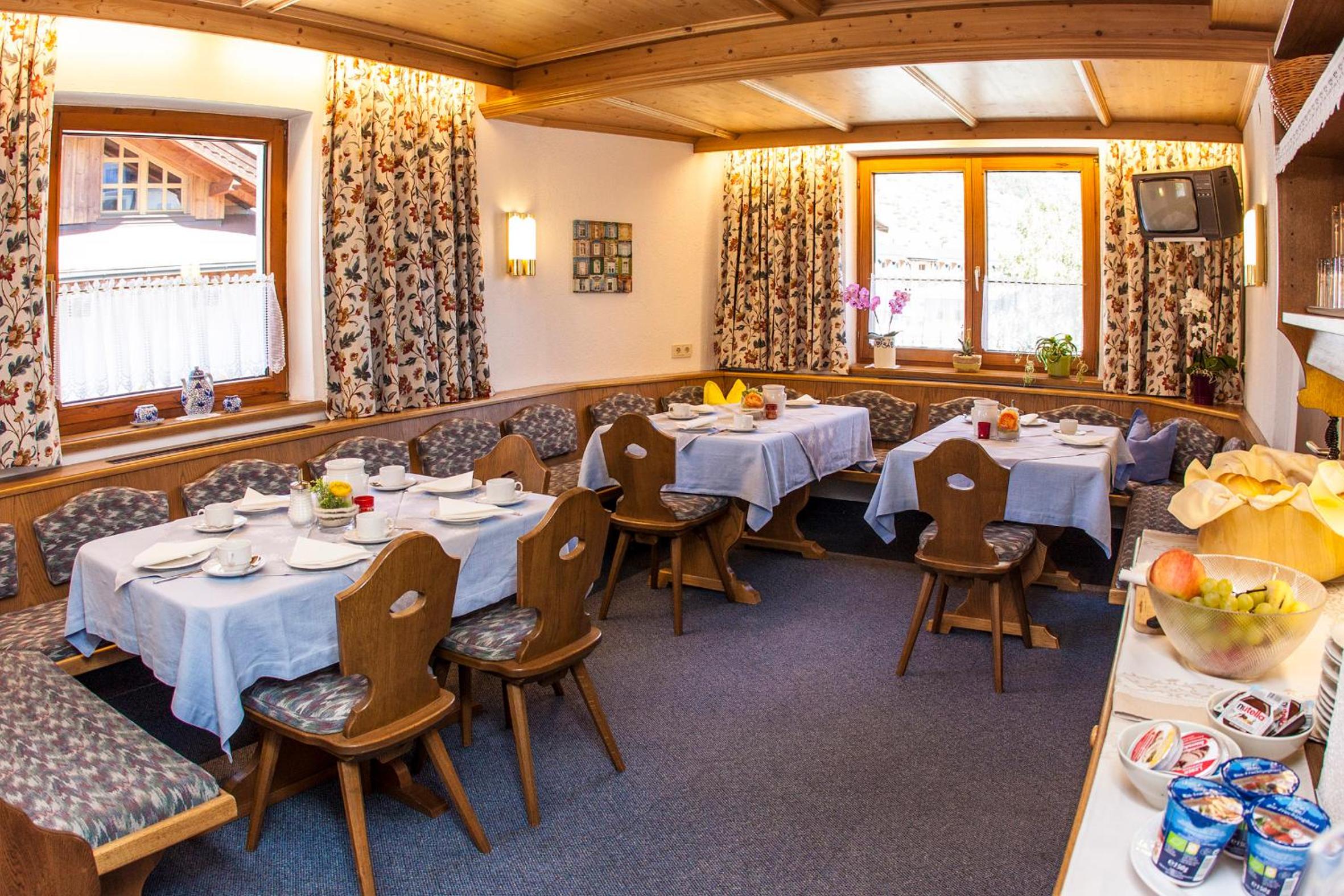 Frühstückspension & Ferienhaus Fädnerspitze