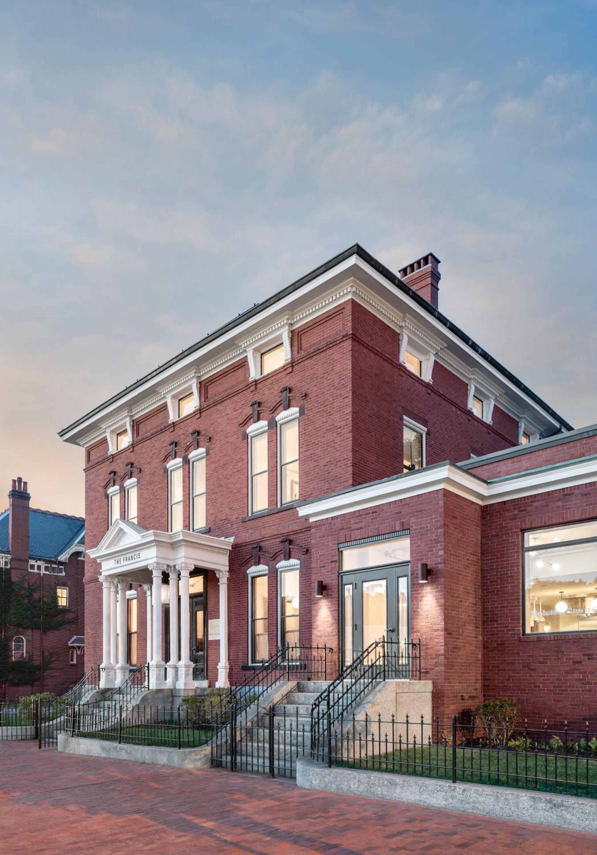 Portland Vacations - The Francis Hotel - Property Image 16