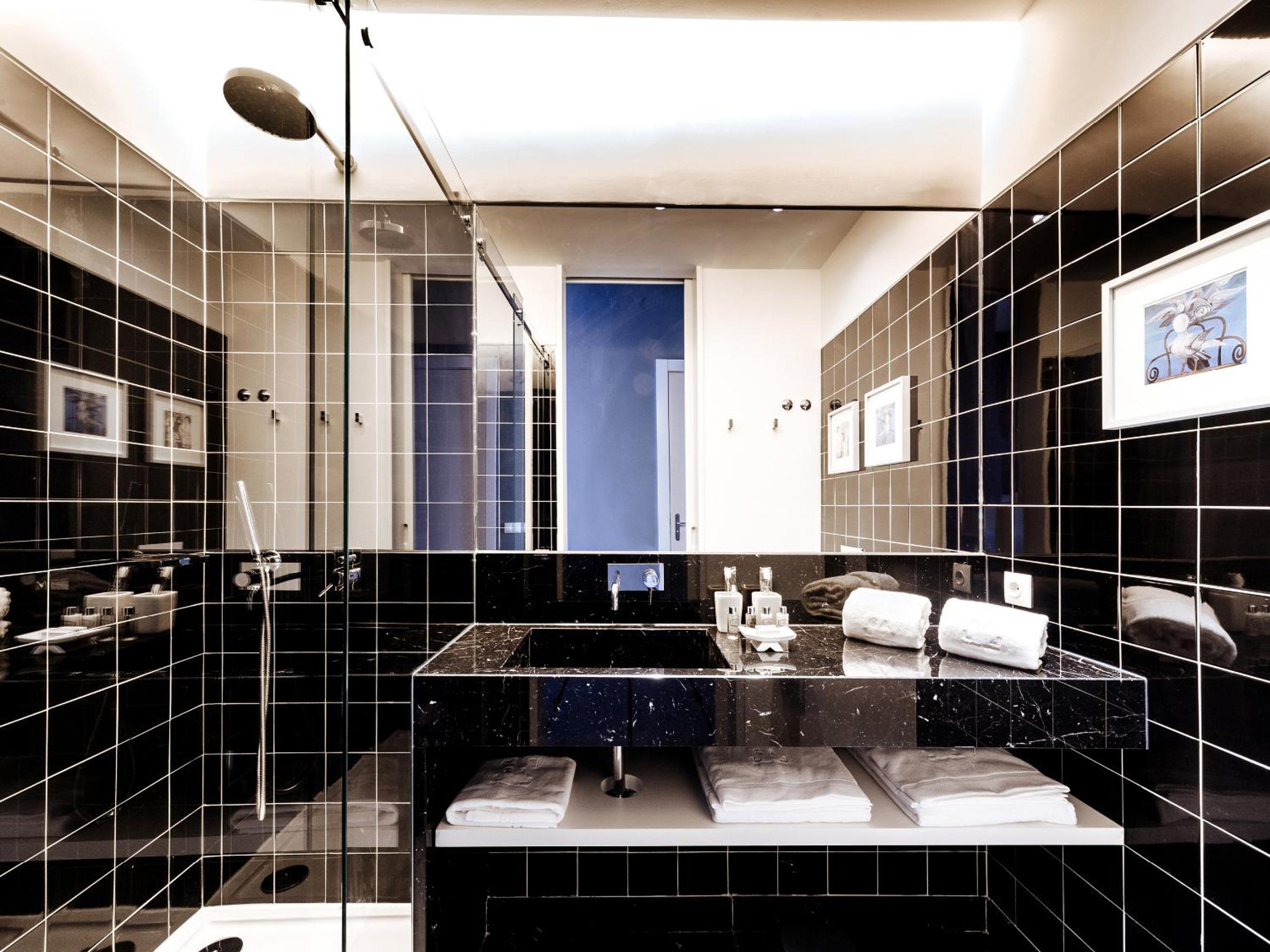 Dear Lisbon - Gallery House