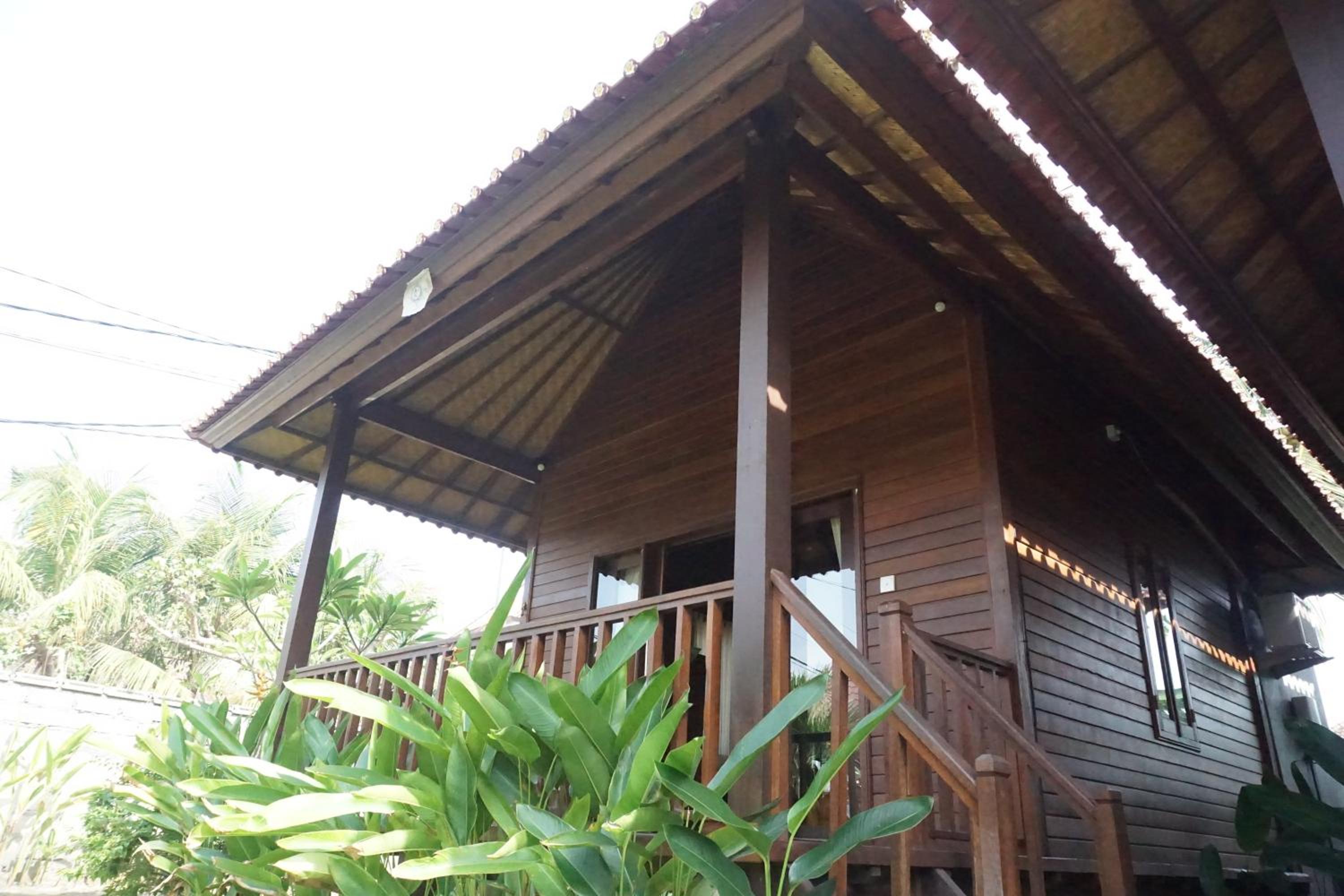 Nyoman Guesthouse and Grill