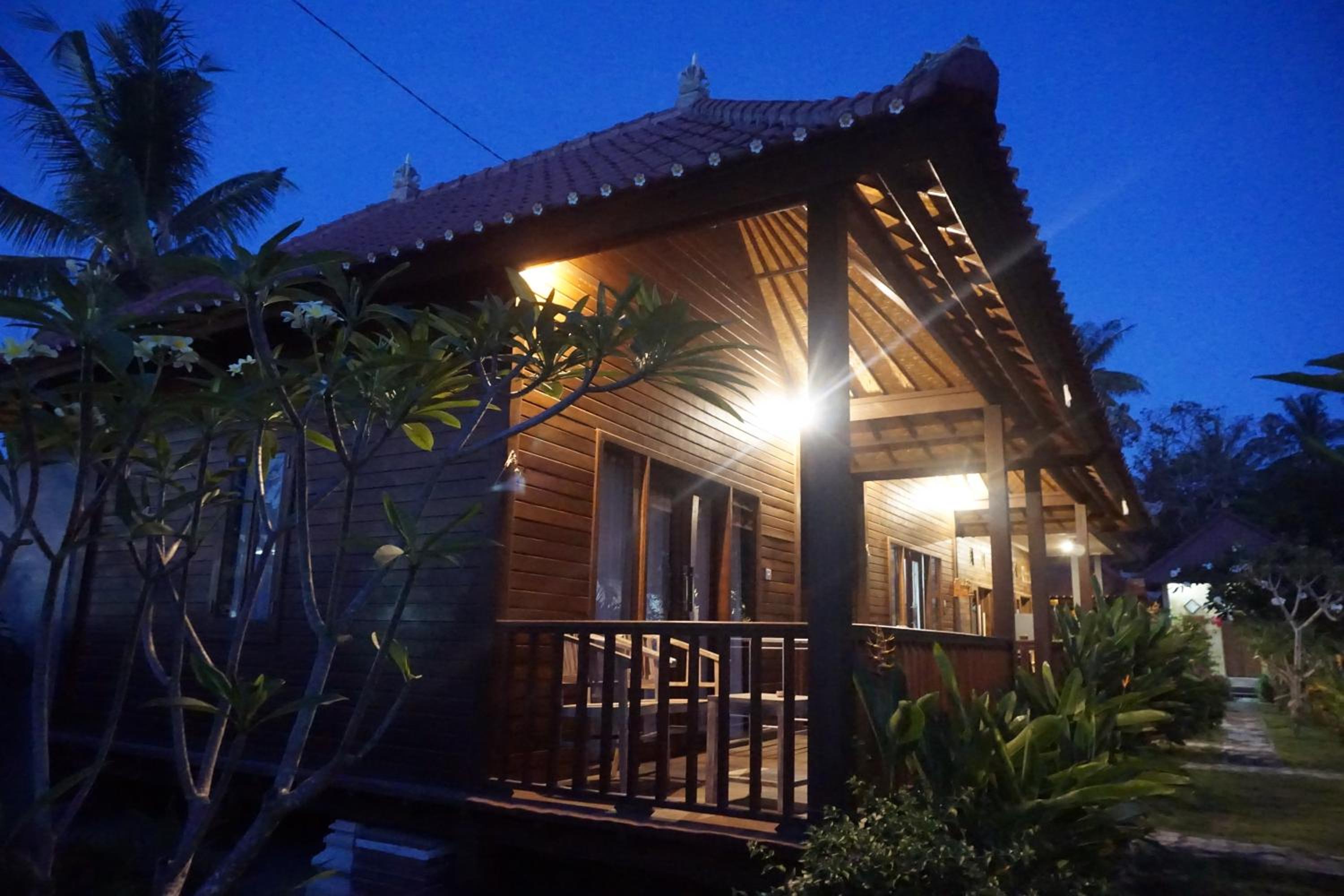 Nyoman Guesthouse and Grill