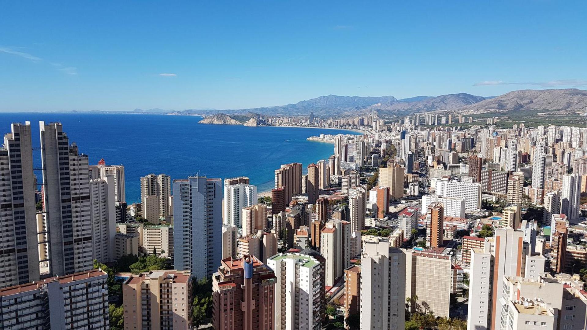 Floor 29 - Two-bedroom apartment with Sea Views