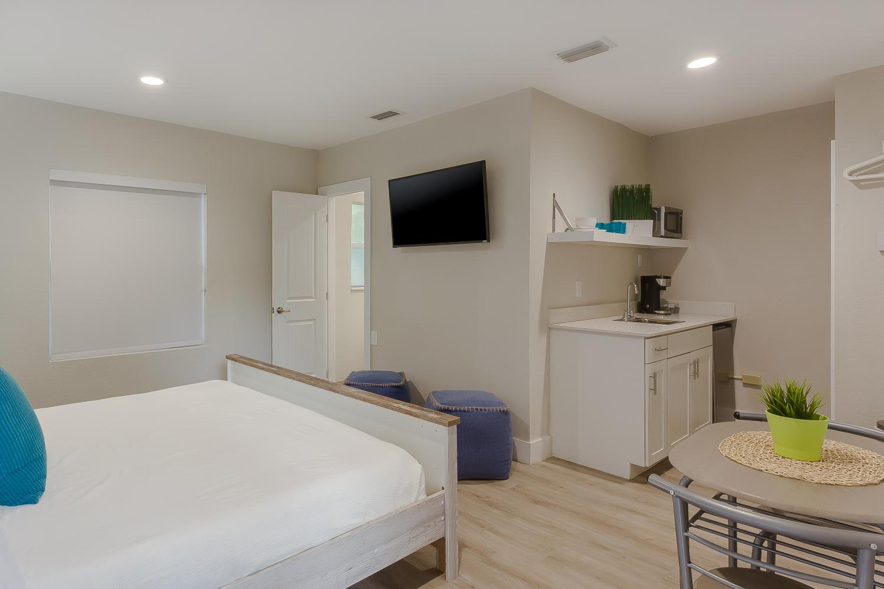 Drift Hotel