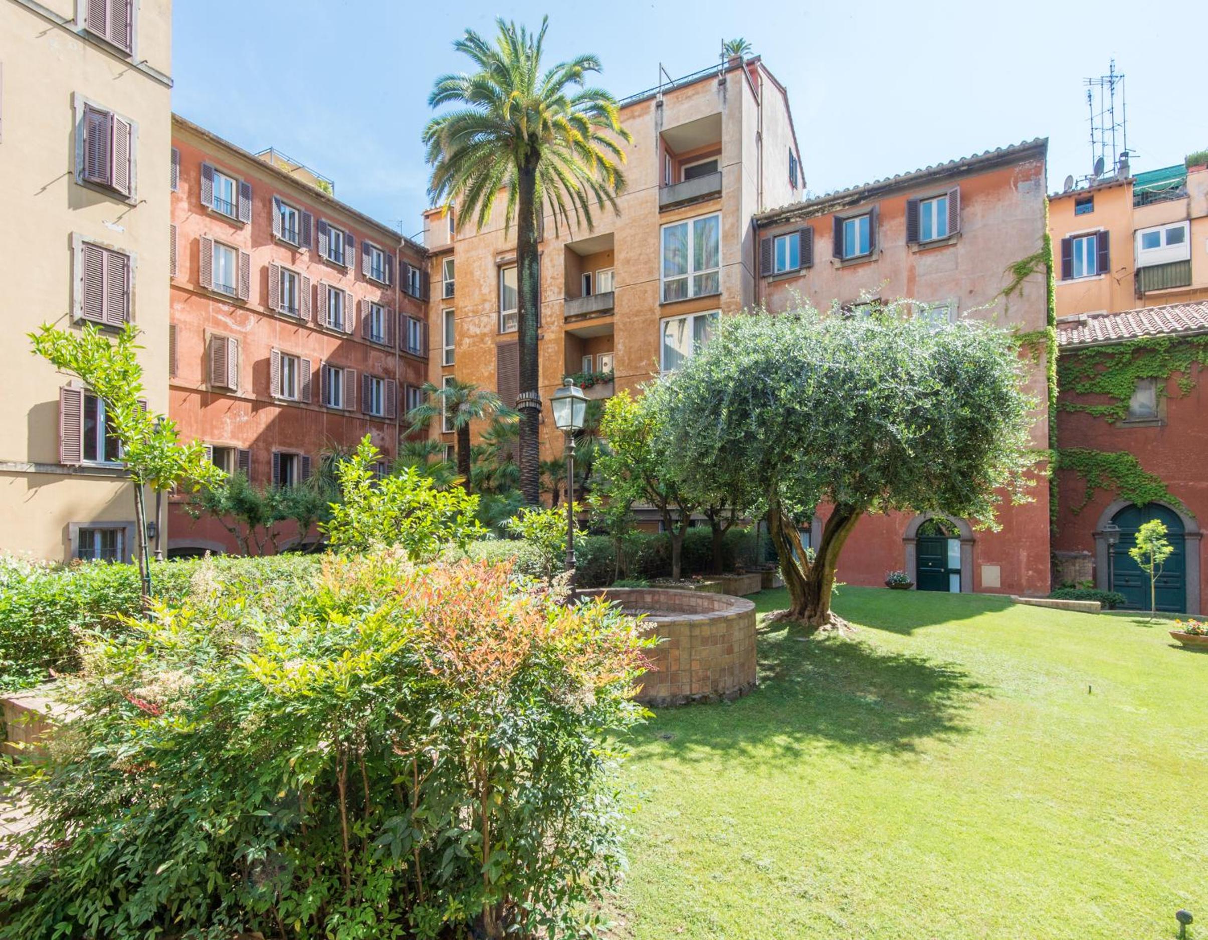 TREVI luxury with terrace