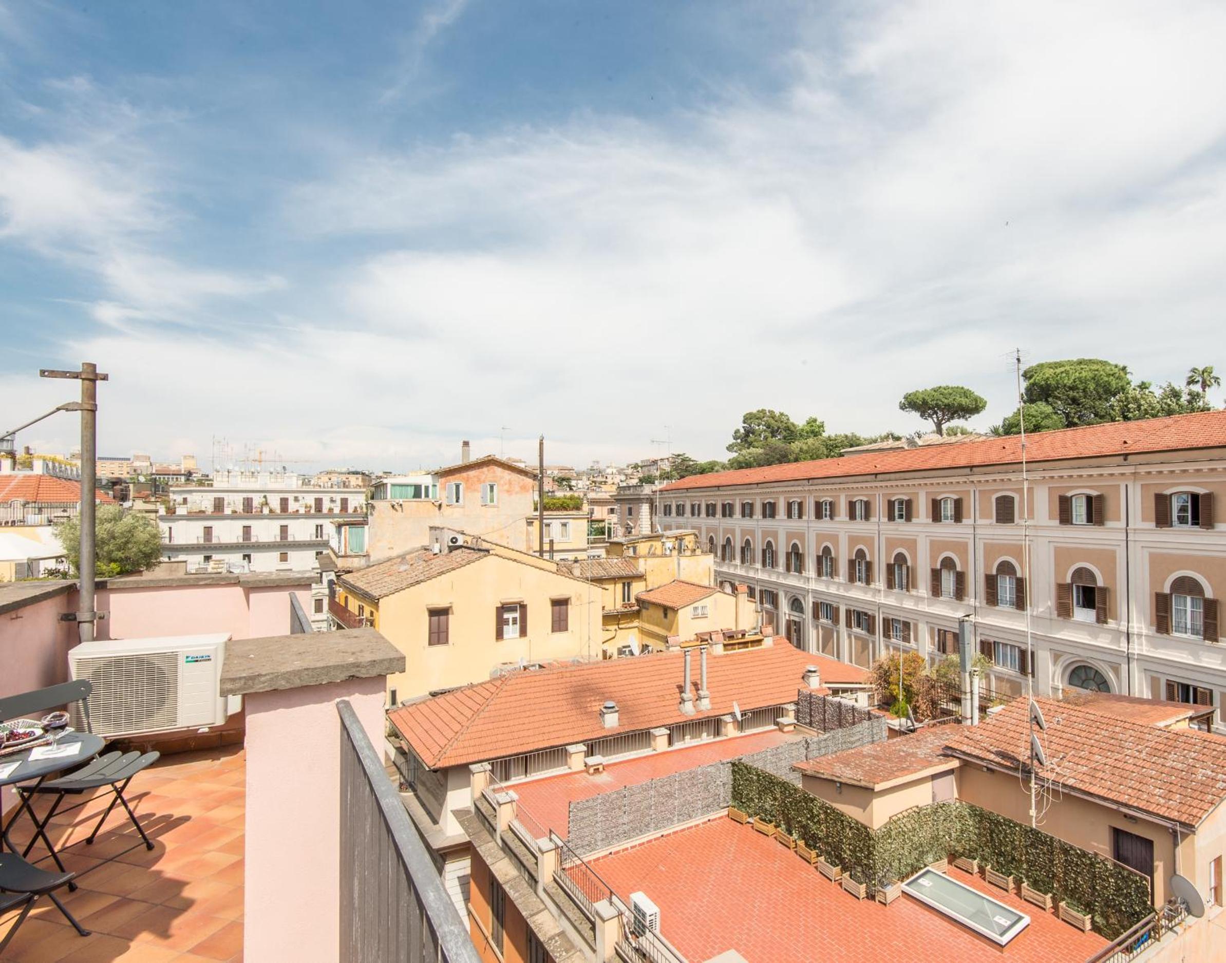 TREVI luxury with terrace