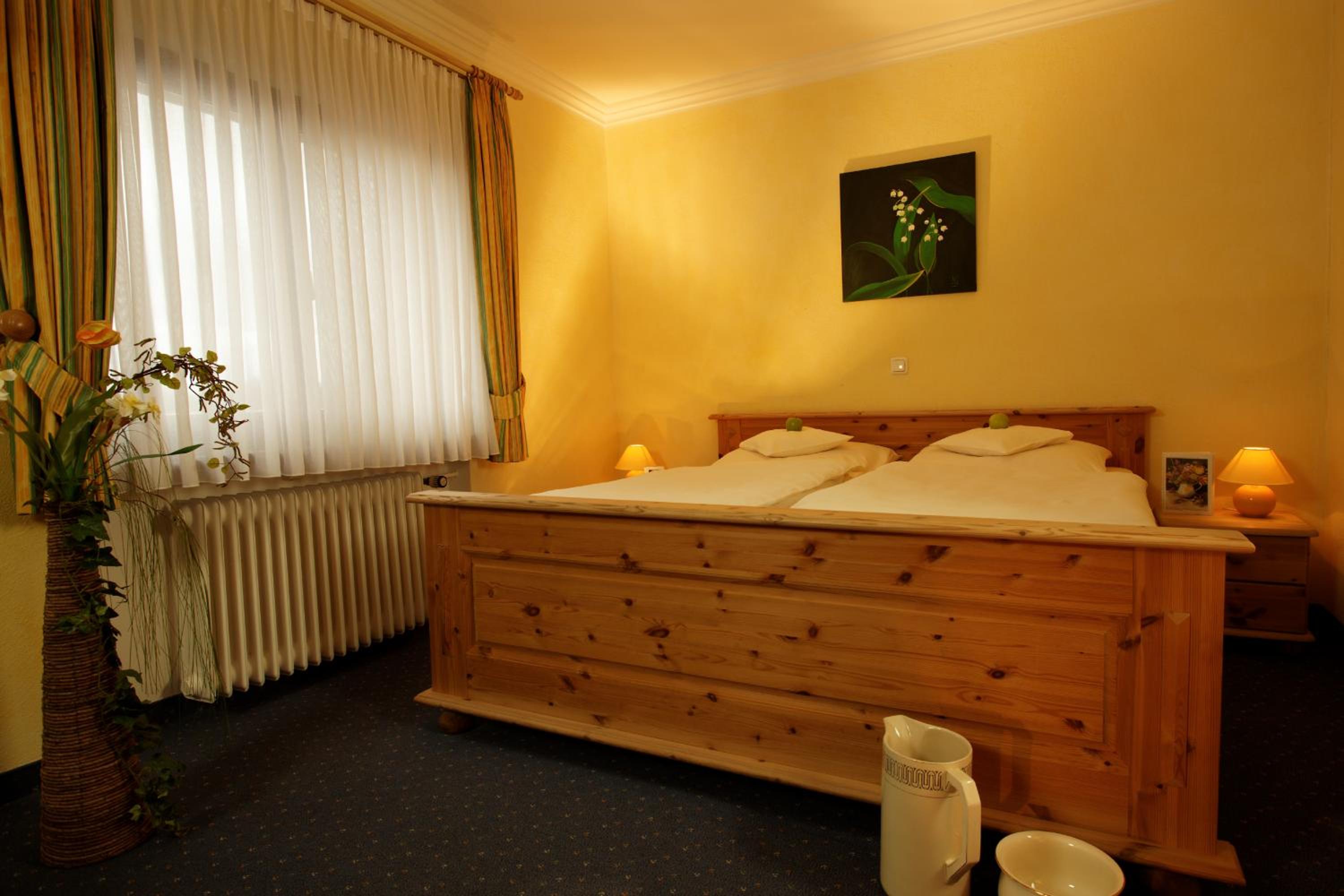 Hotel und Landgasthof Zum Bockshahn view 2