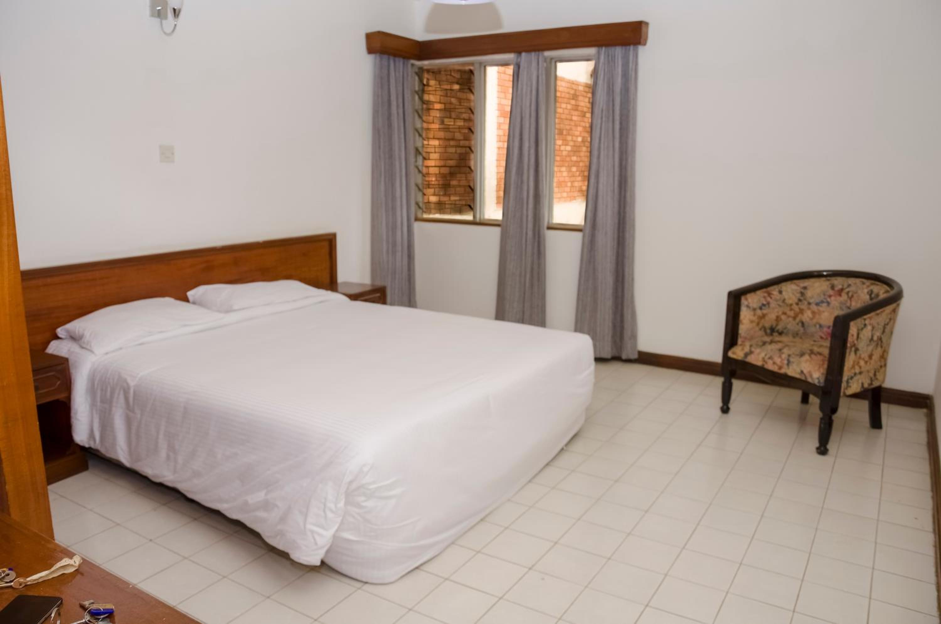 Golf Course Apartments, photo 13