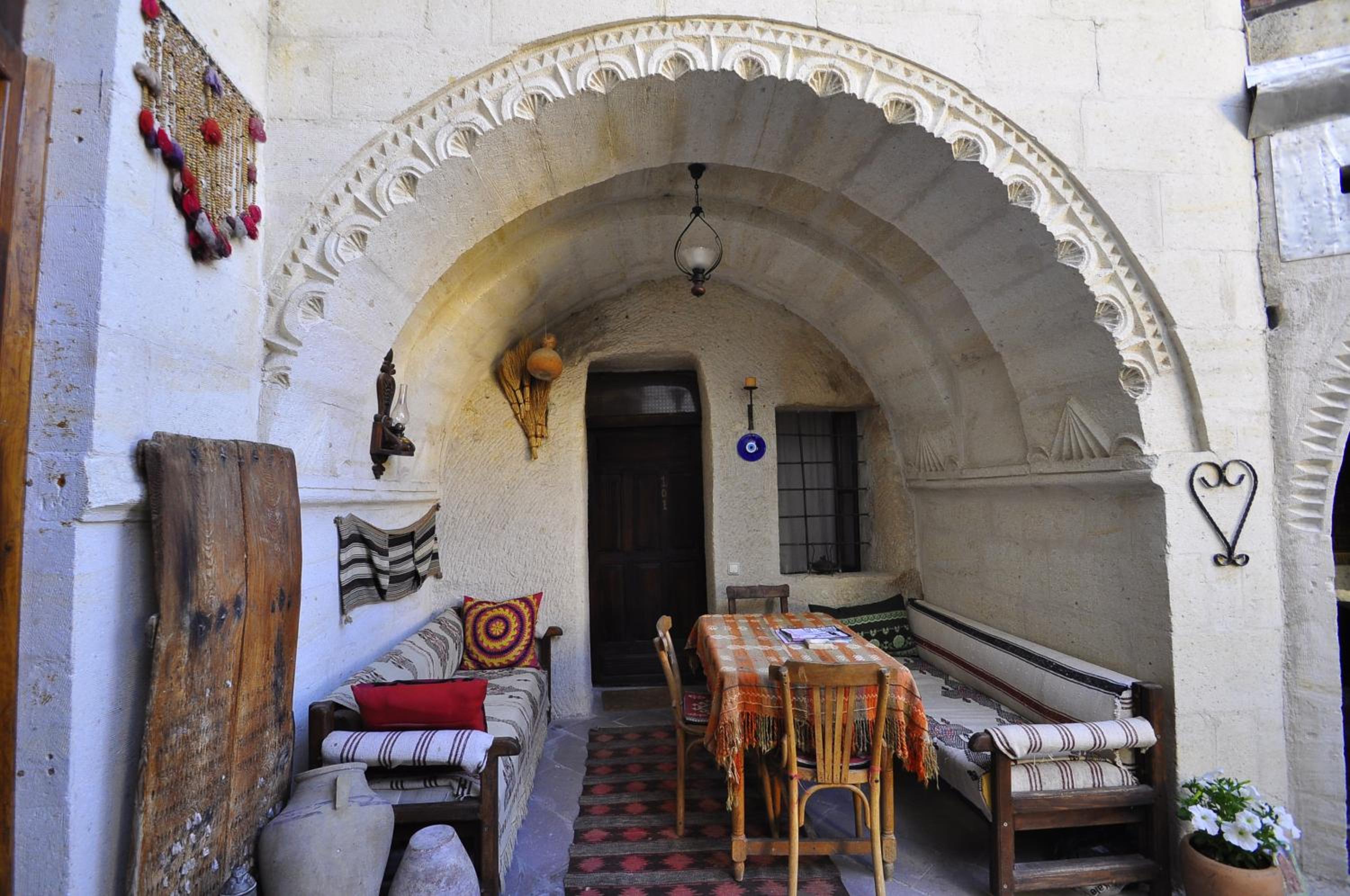 Kismet Cave House - Image 36