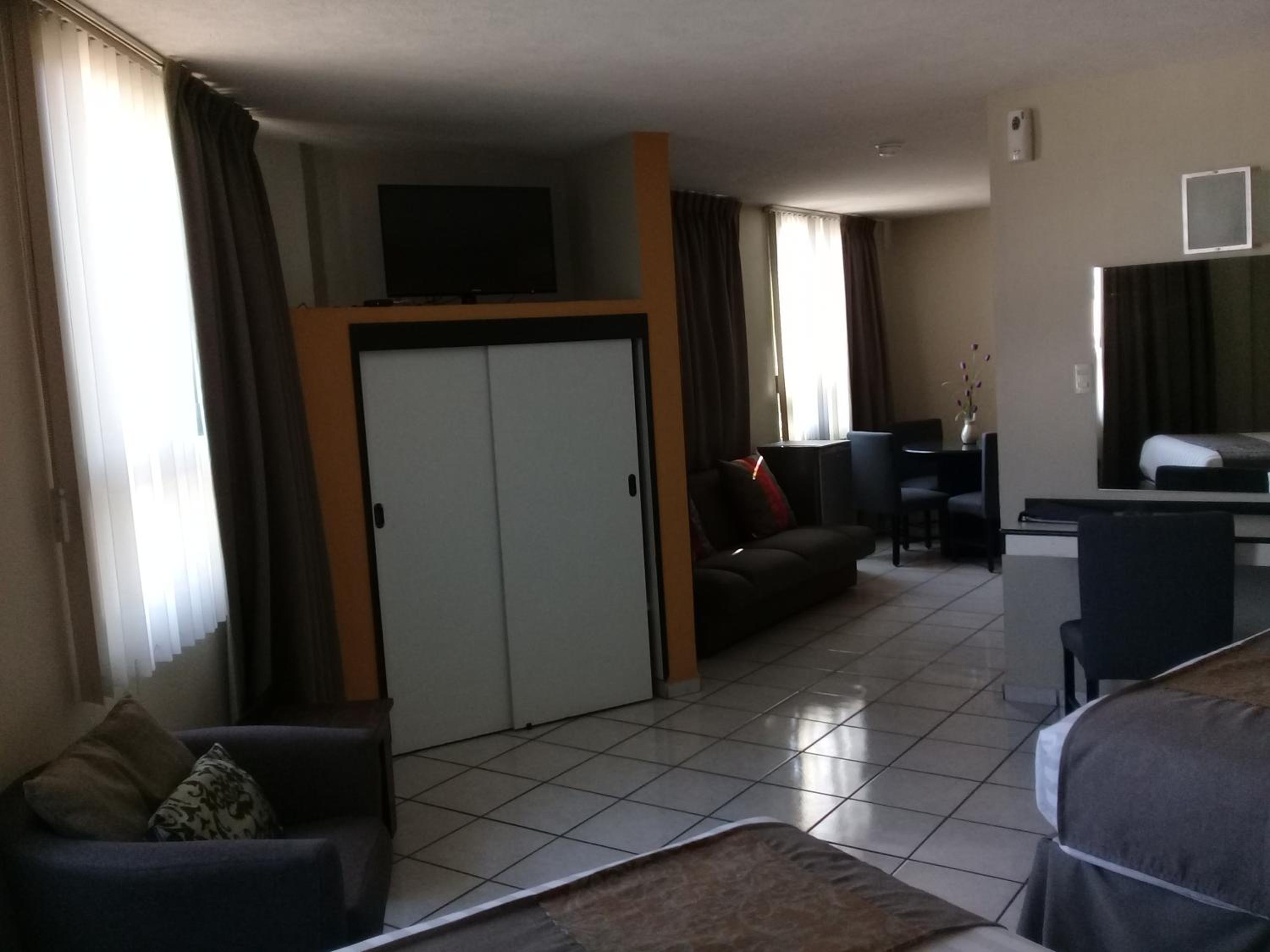 Howard Johnson by Wyndham Guanajuato Leon Avenida - Property Image 12