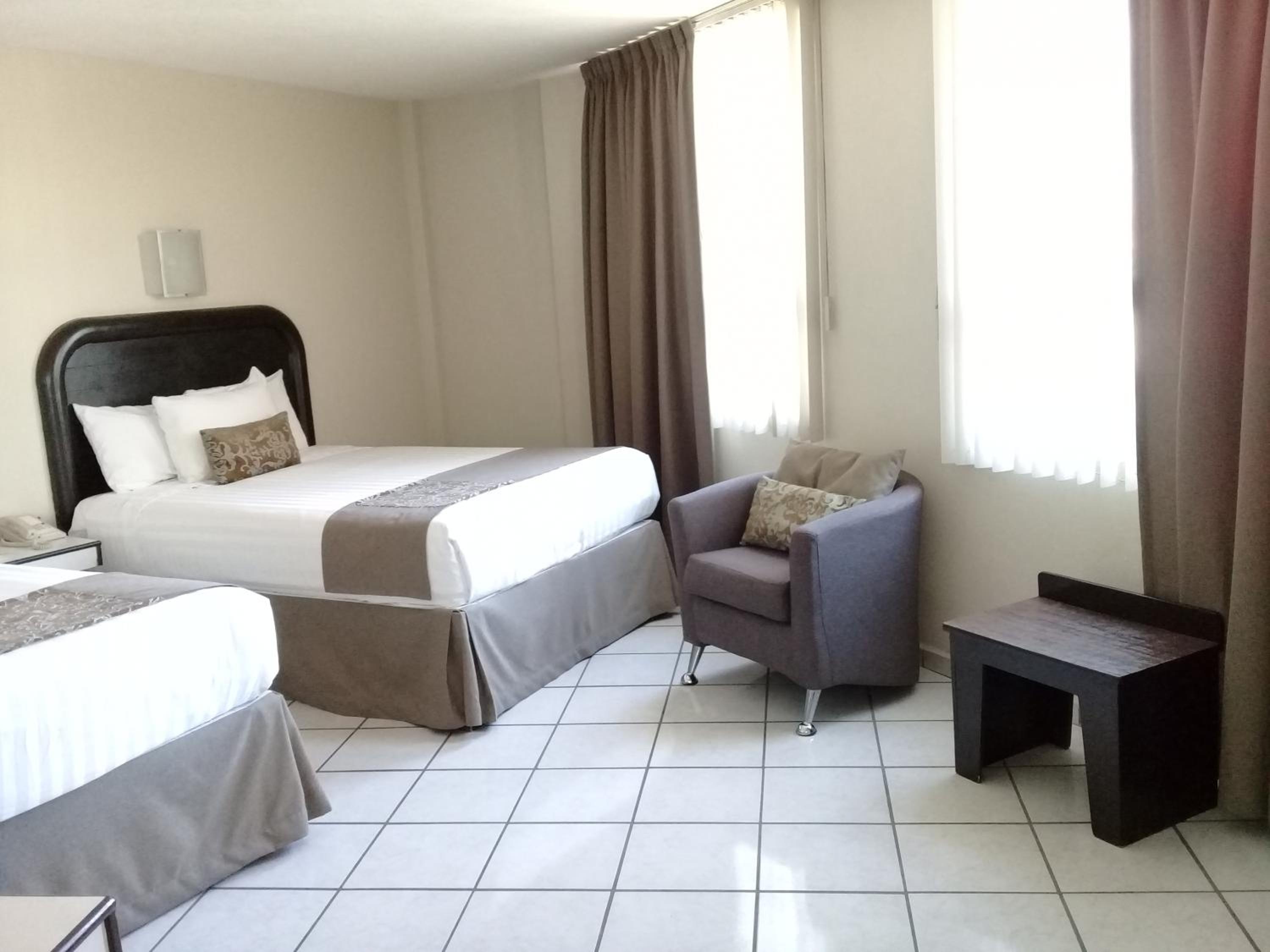 Howard Johnson by Wyndham Guanajuato Leon Avenida - Property Image 11