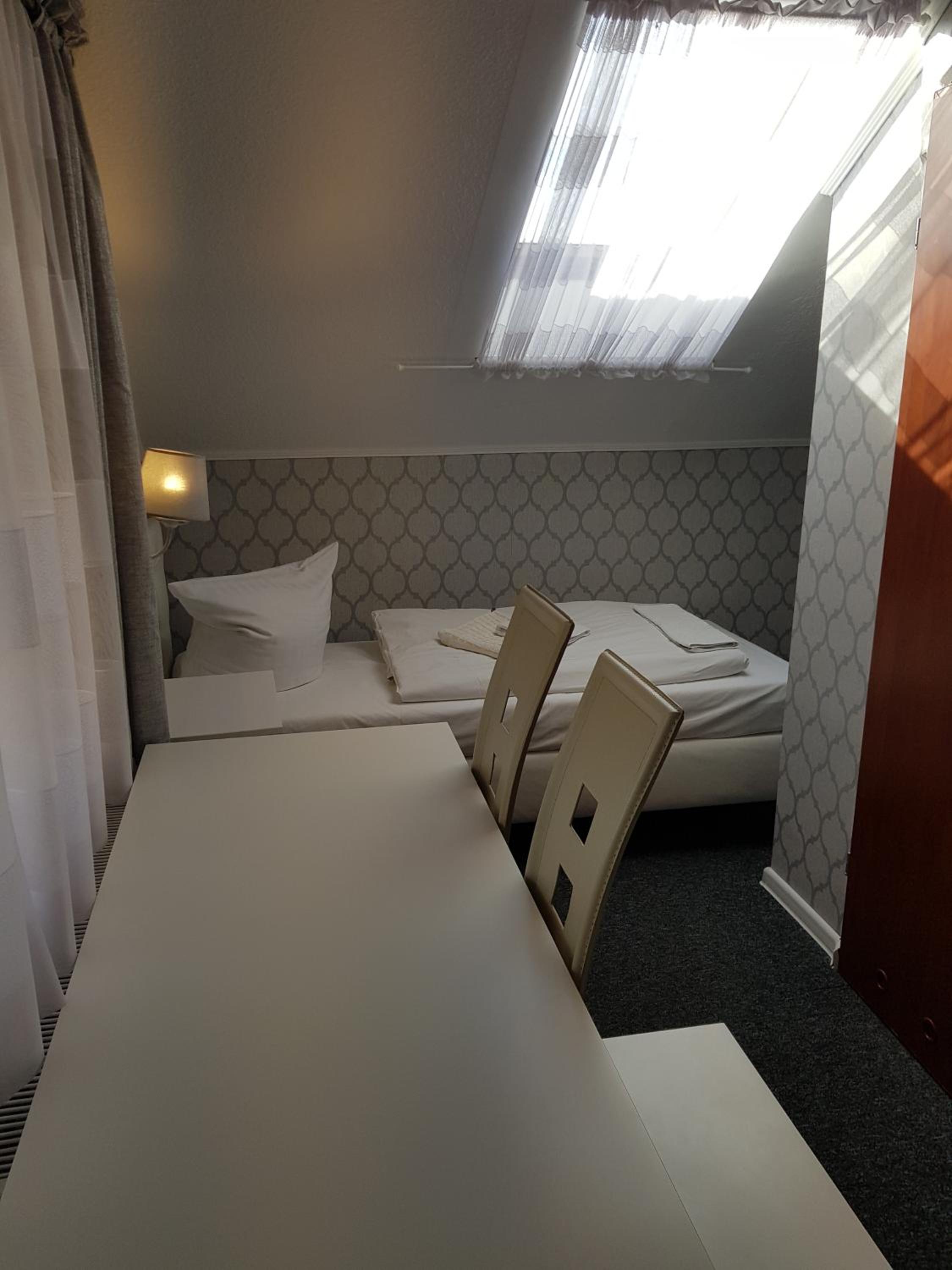 Motelik Lord view 5
