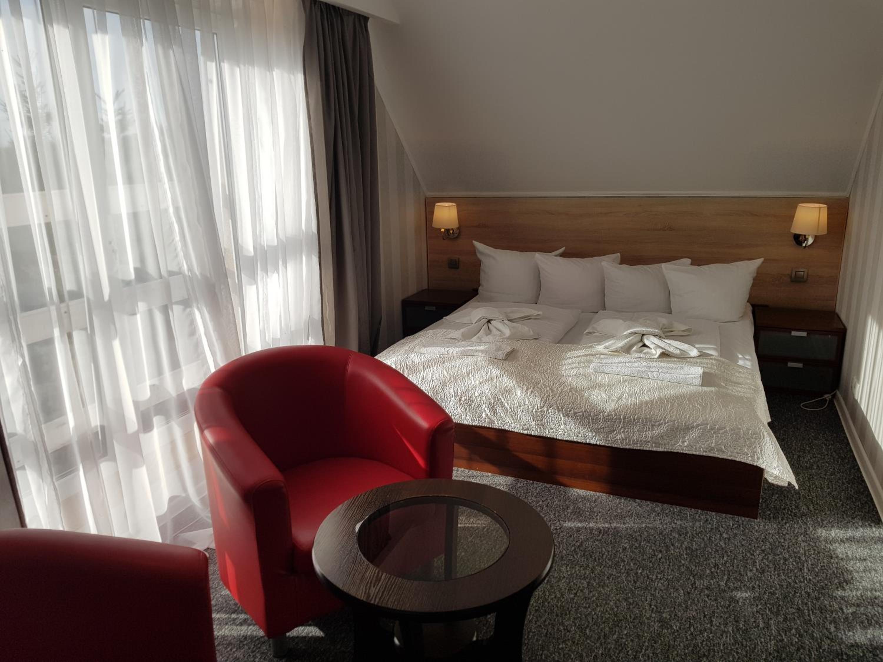 Motelik Lord view 4