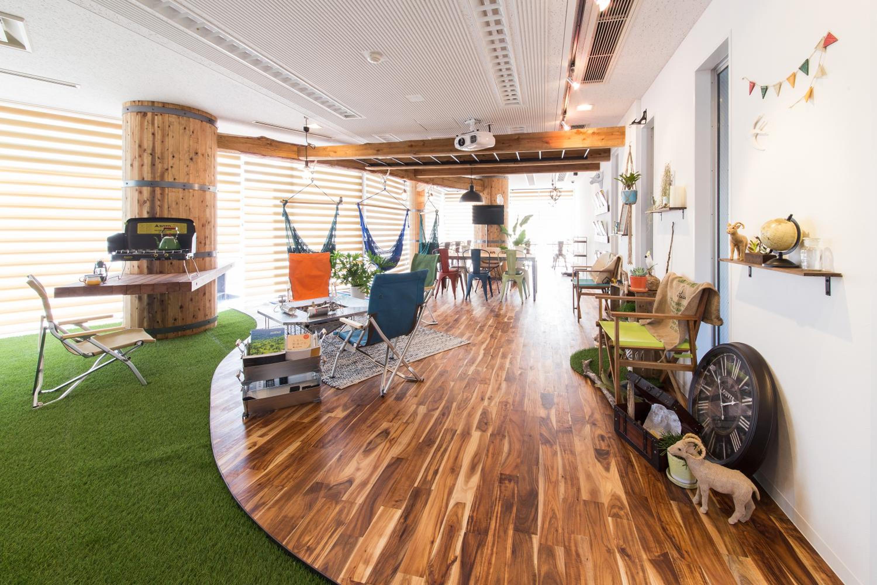 365BASE outdoor hostel