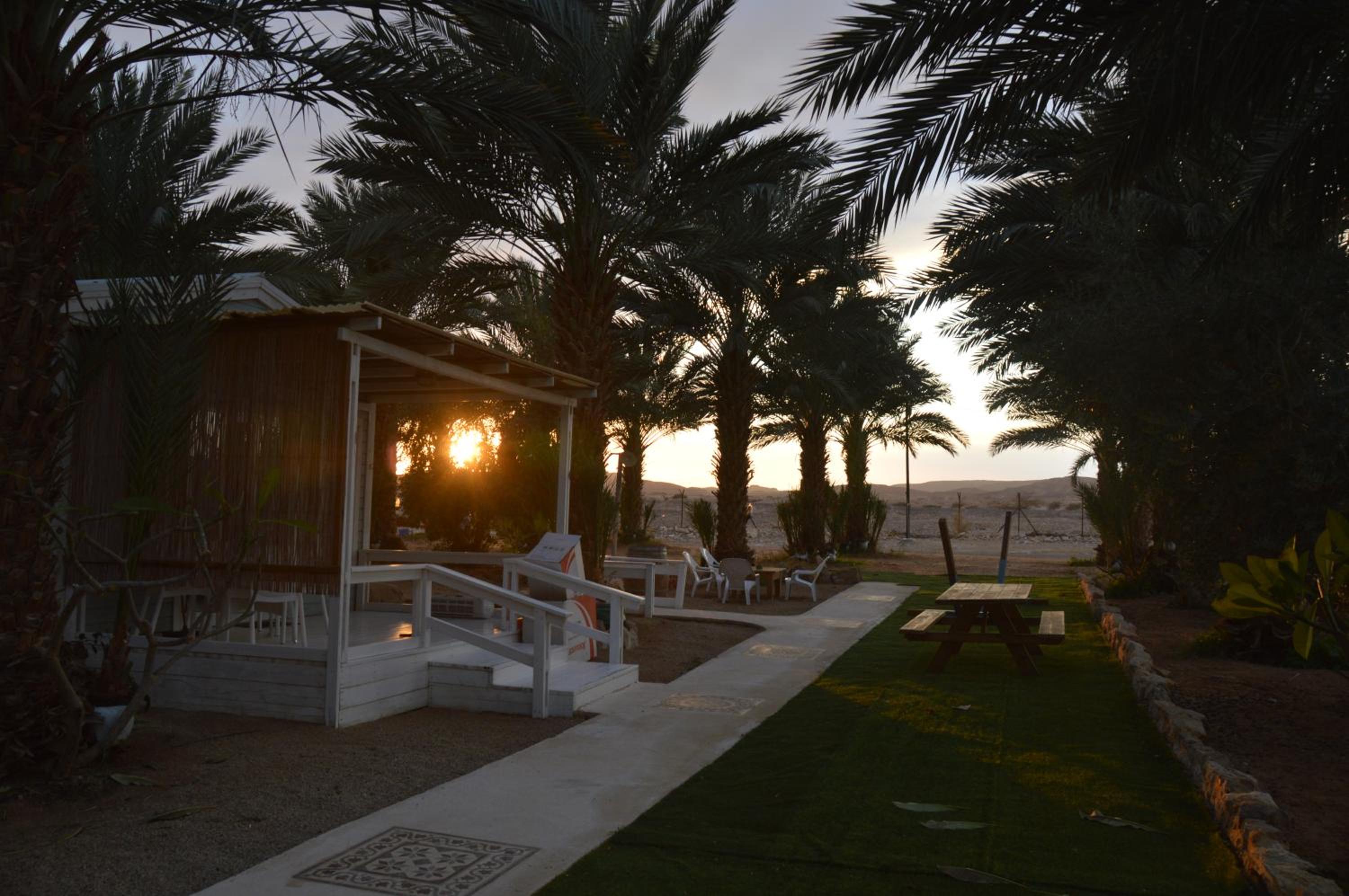 Shkutai Hottub Arava