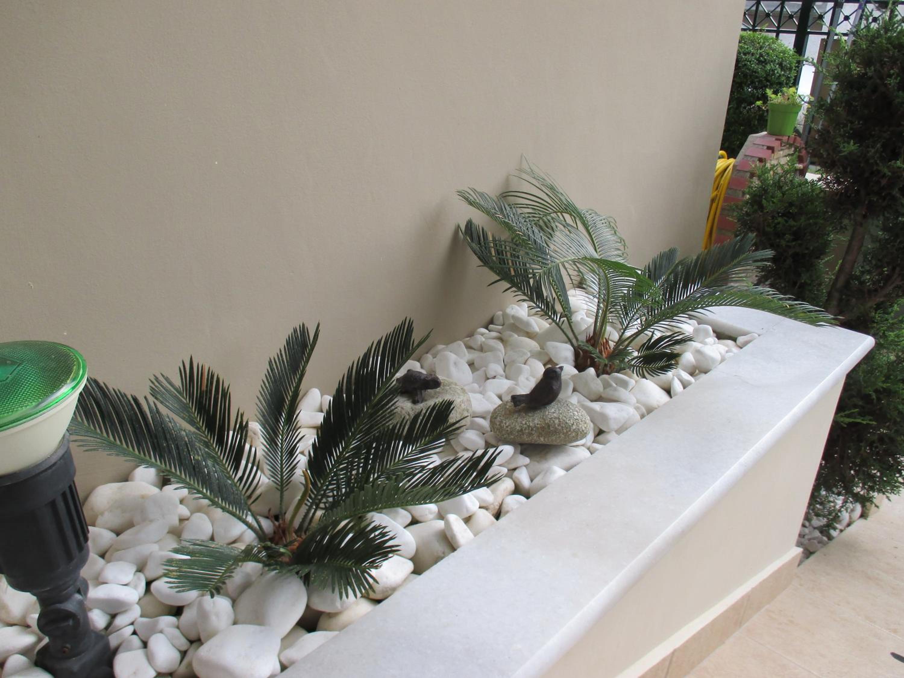Irida Apartments