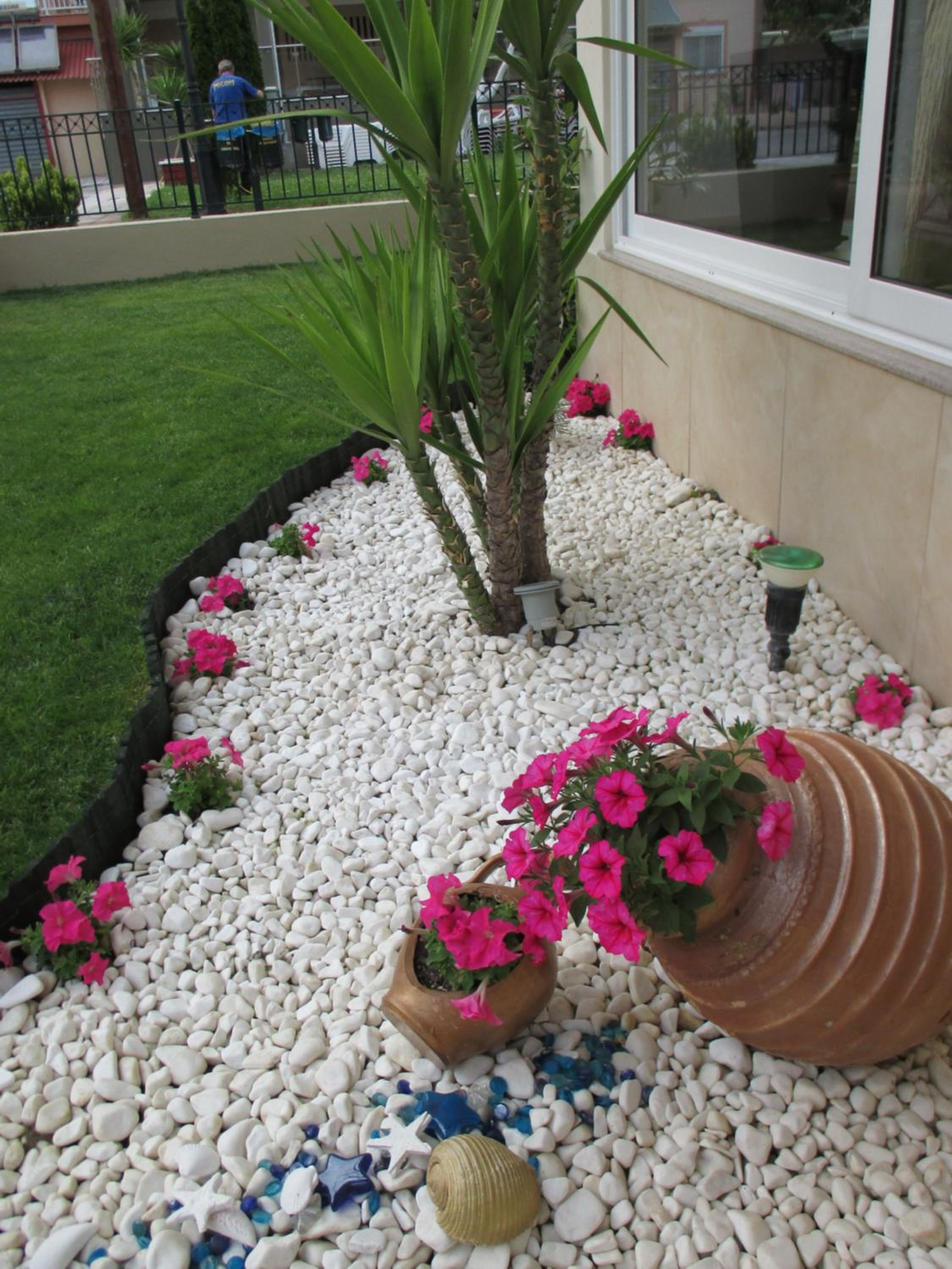 Irida Apartments