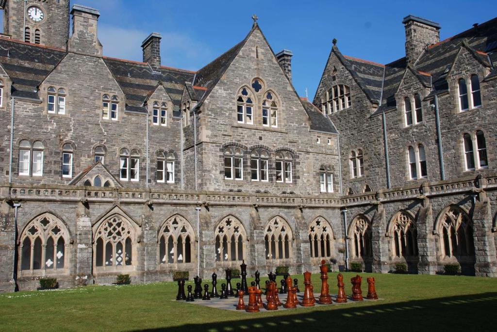 Hotel Lovat Loch Ness Apartment with private roof terrace - Image 1