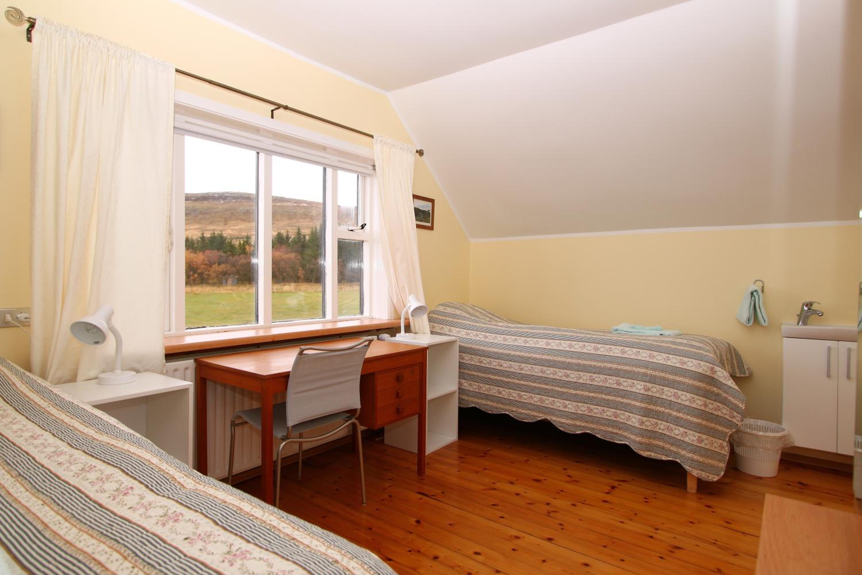Guesthouse Steindórsstadir, West Iceland